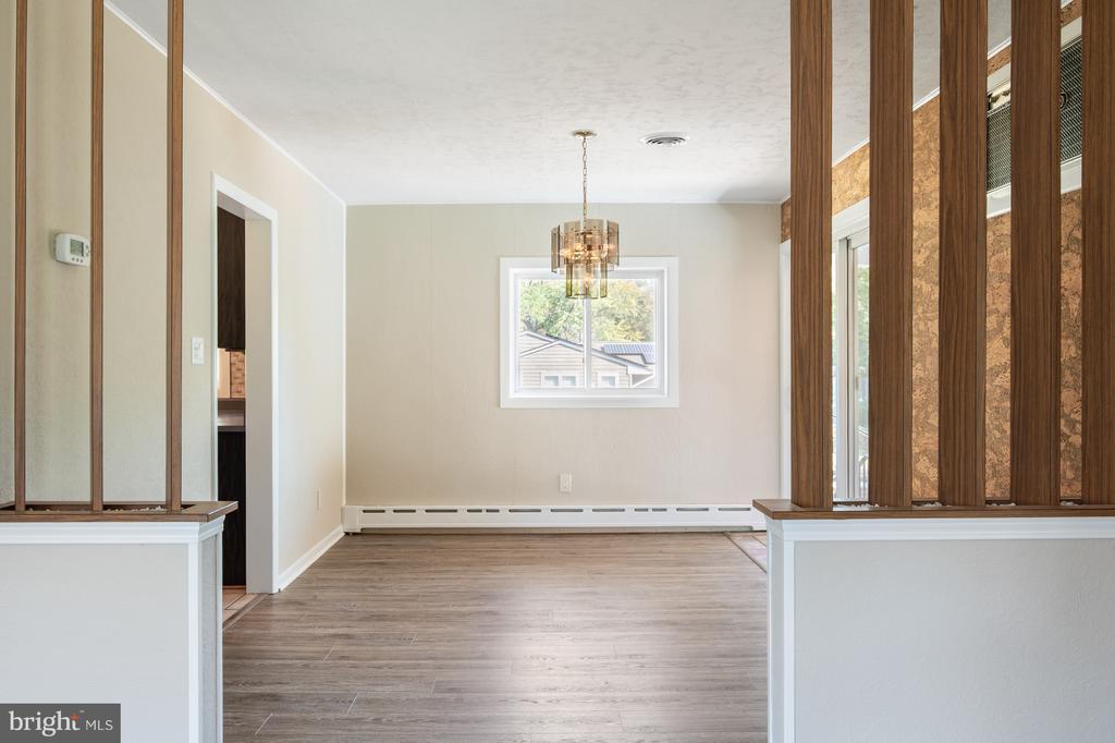 8917 LINTON LANE