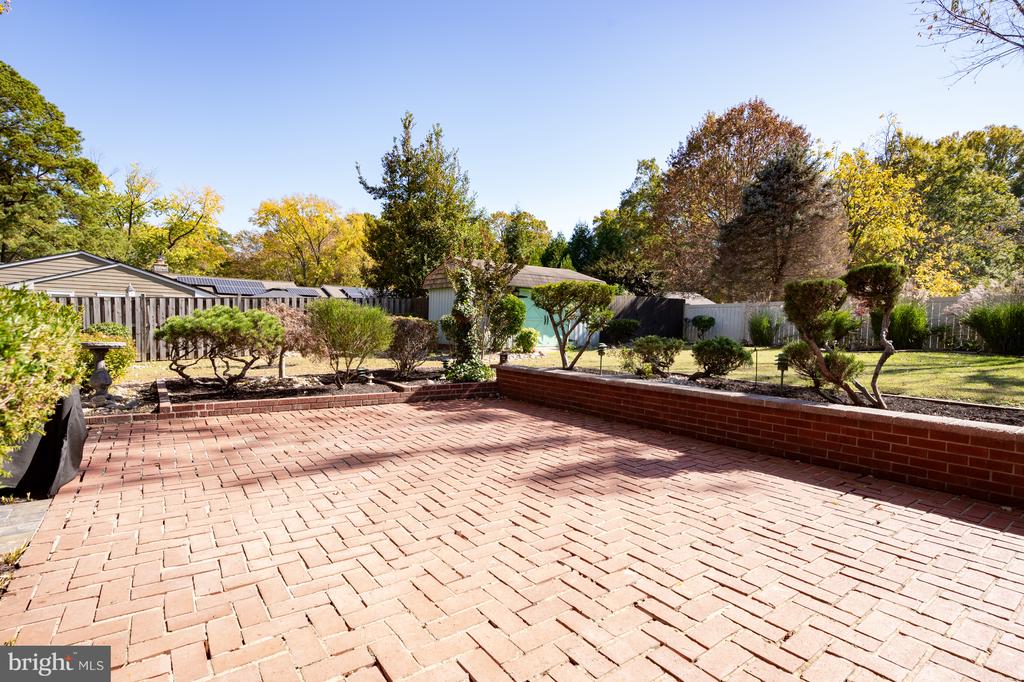 8917 LINTON LANE