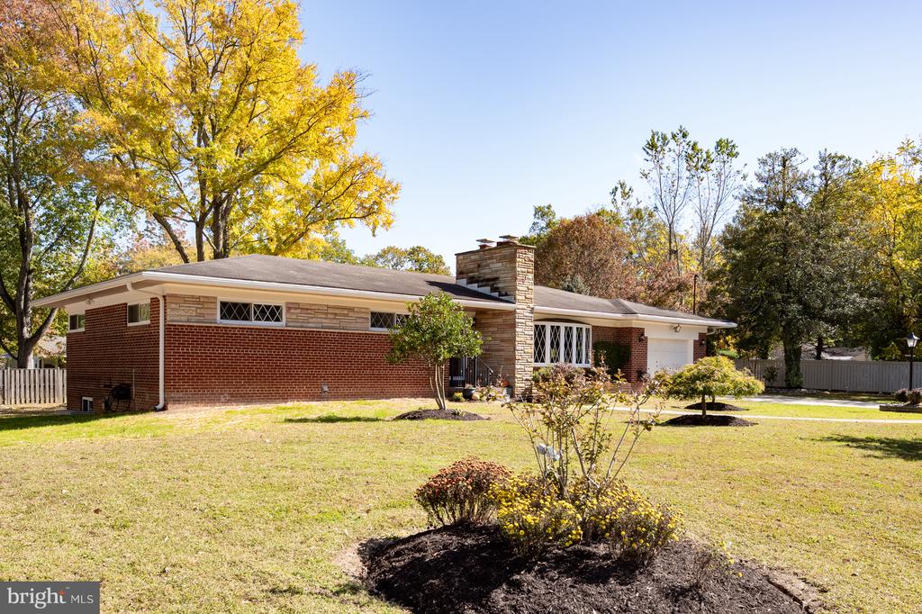 8917 LINTON LANE