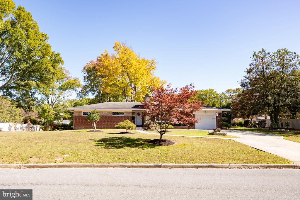 8917 LINTON LANE