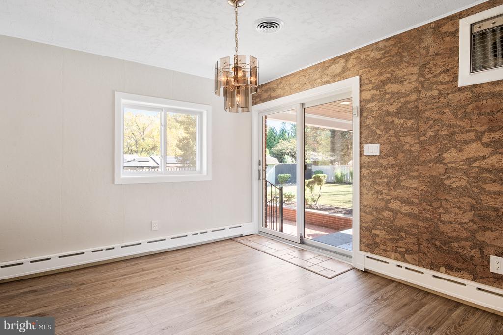 8917 LINTON LANE