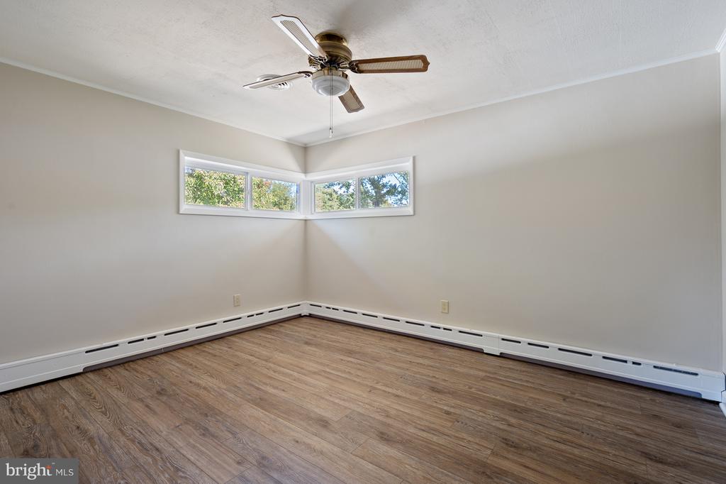 8917 LINTON LANE