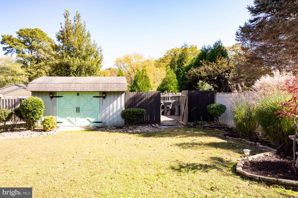 8917 LINTON LANE