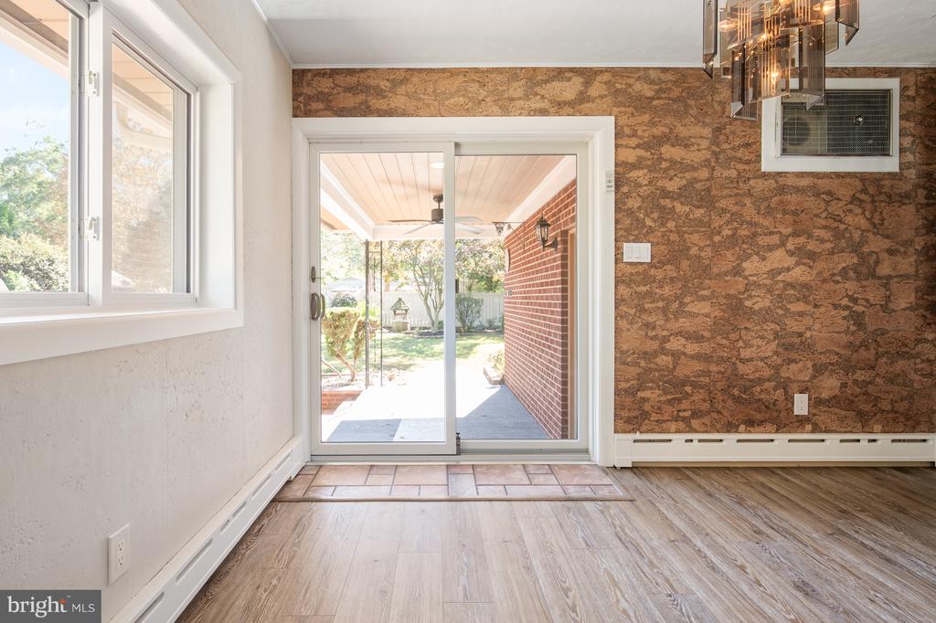 8917 LINTON LANE