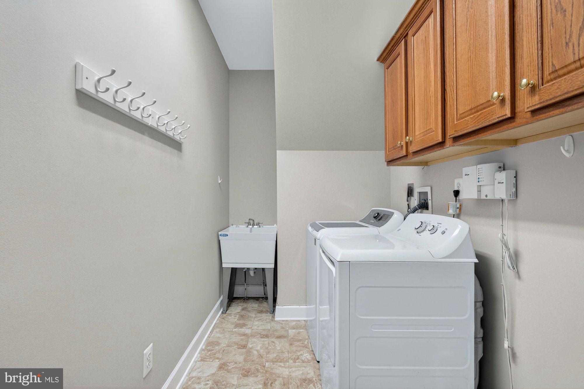 3300 LAUREN OAKS COURT