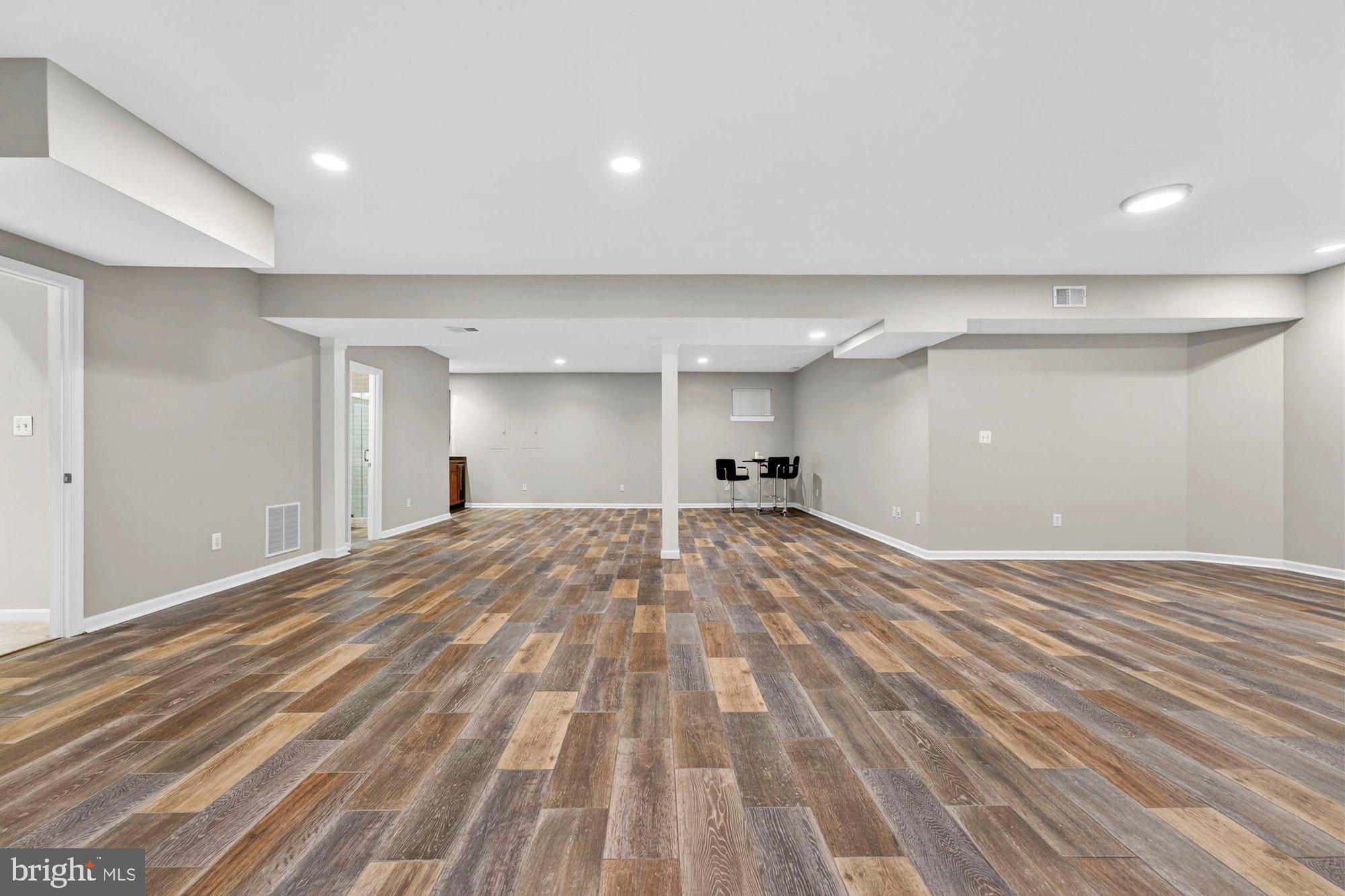3300 LAUREN OAKS COURT
