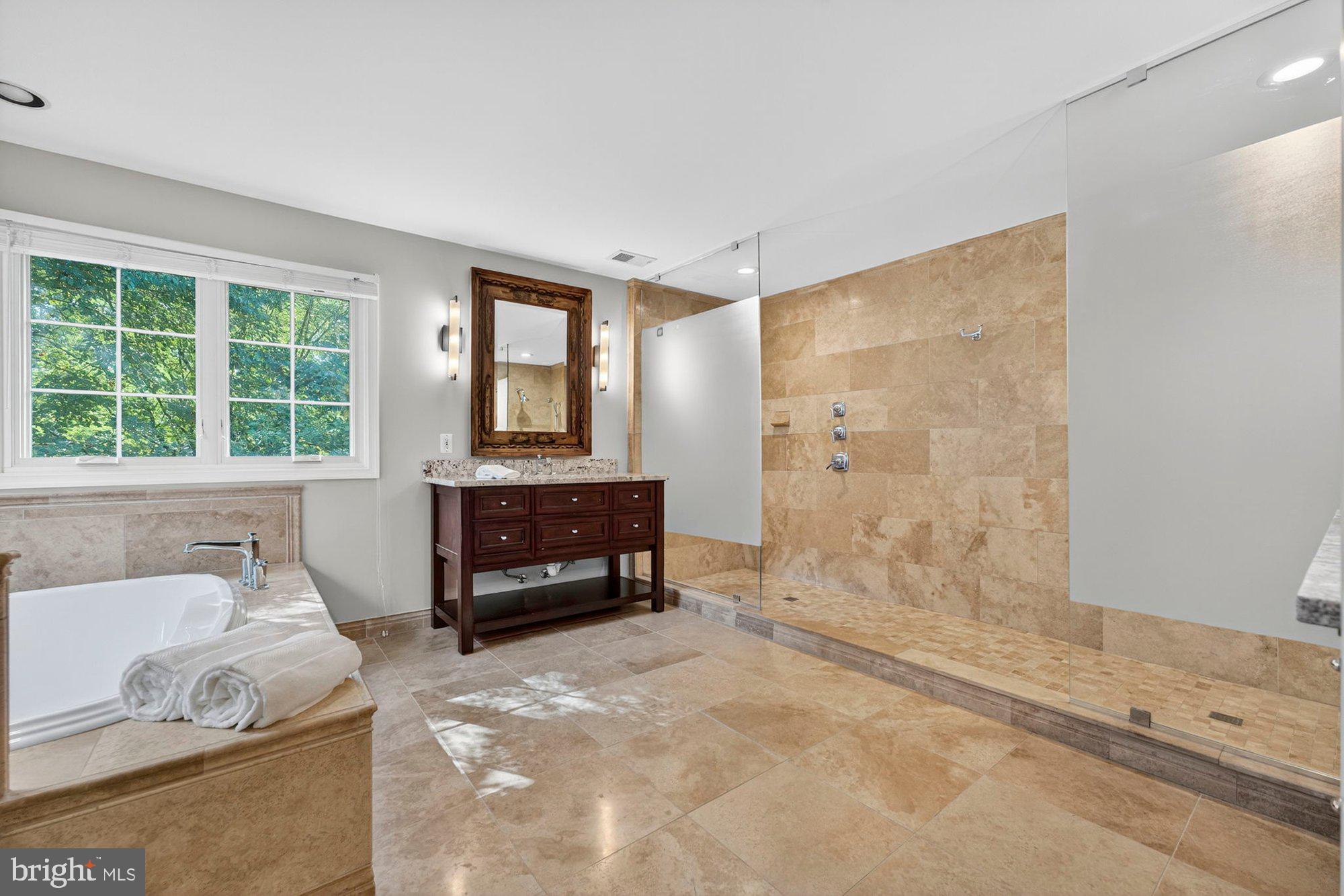 3300 LAUREN OAKS COURT