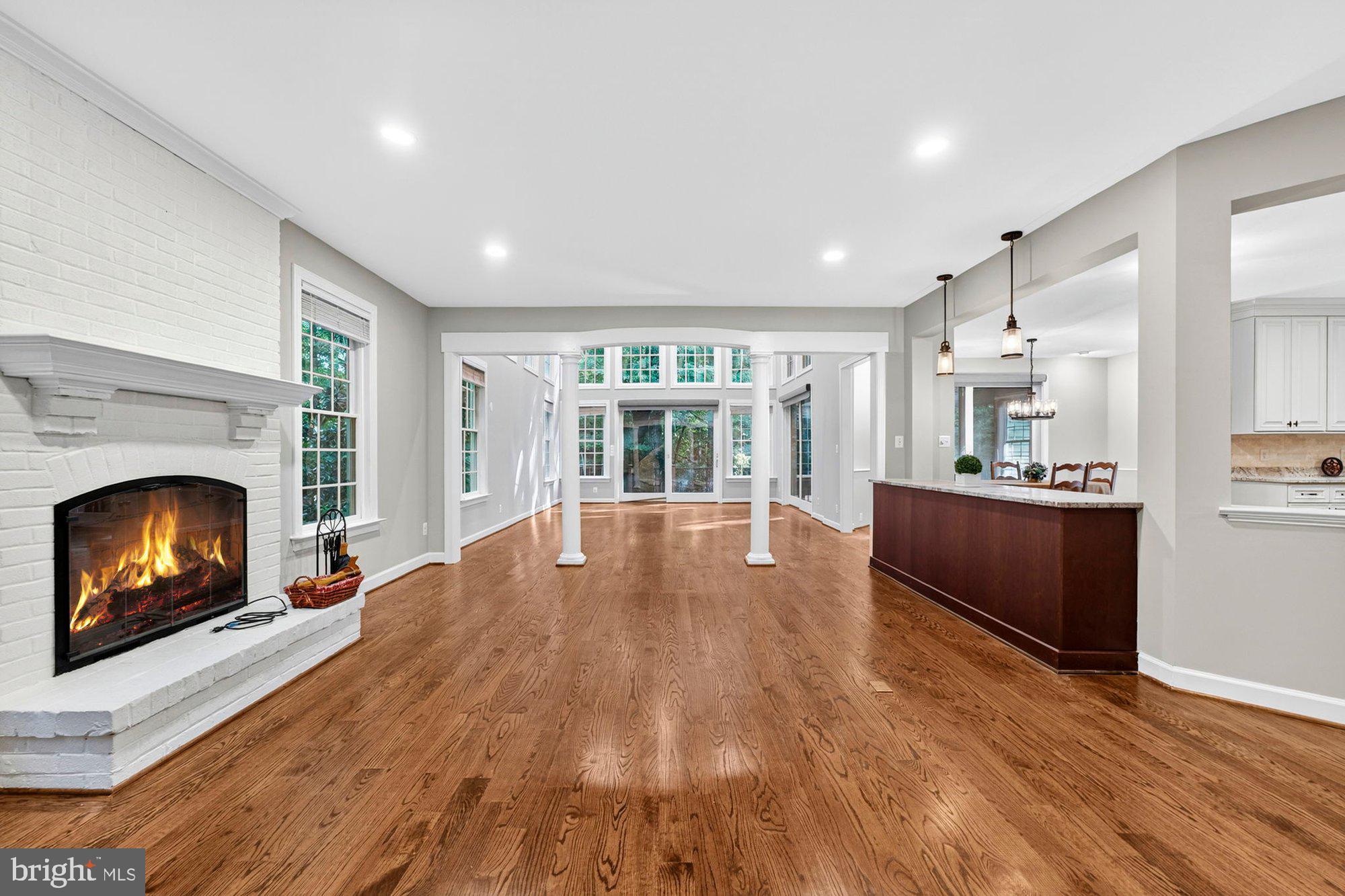 3300 LAUREN OAKS COURT