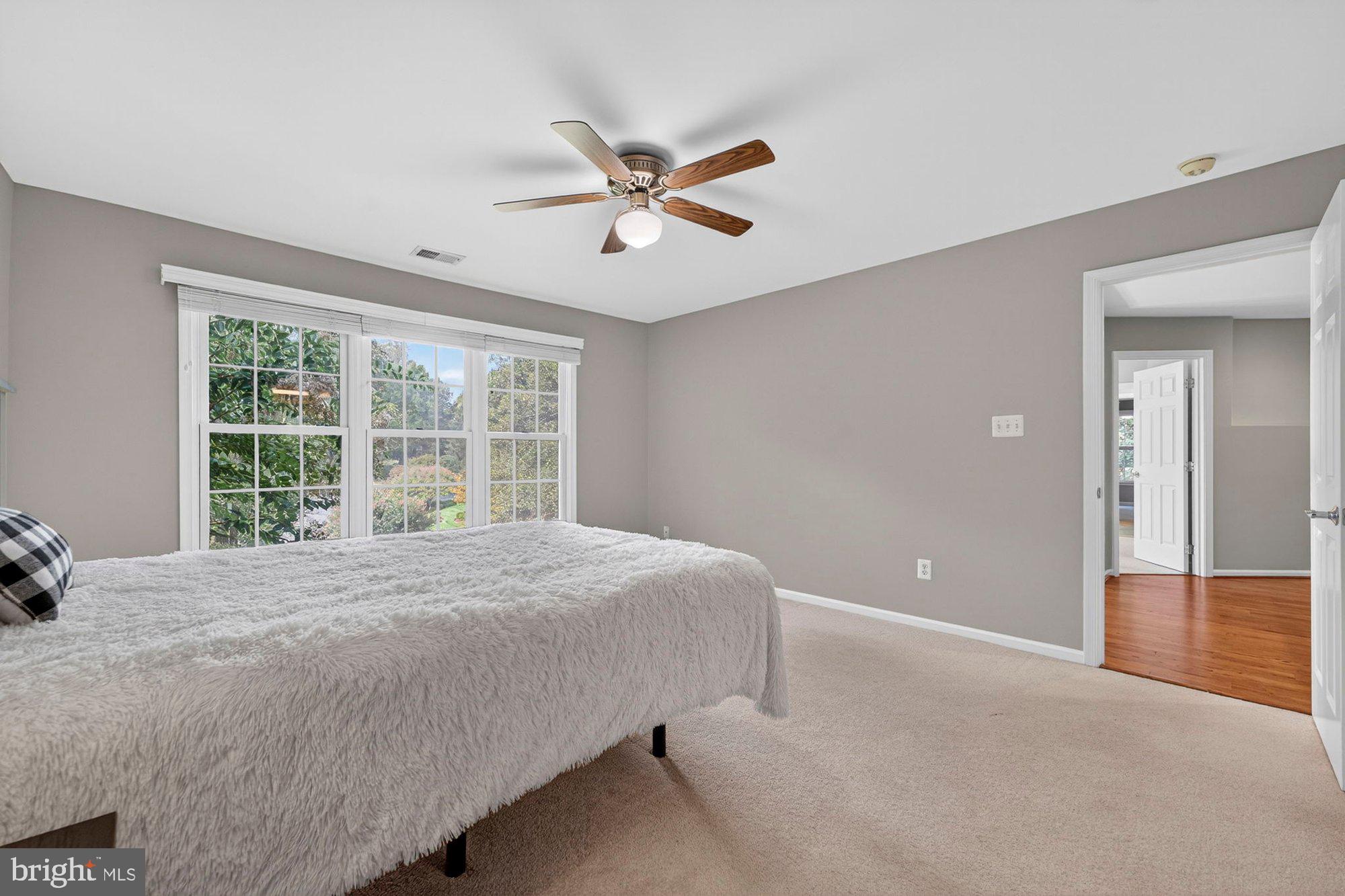 3300 LAUREN OAKS COURT