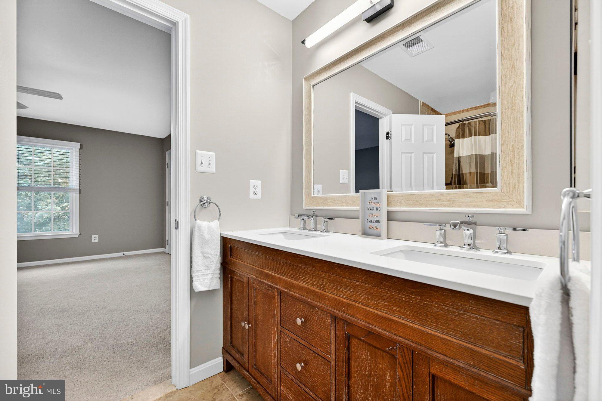 3300 LAUREN OAKS COURT