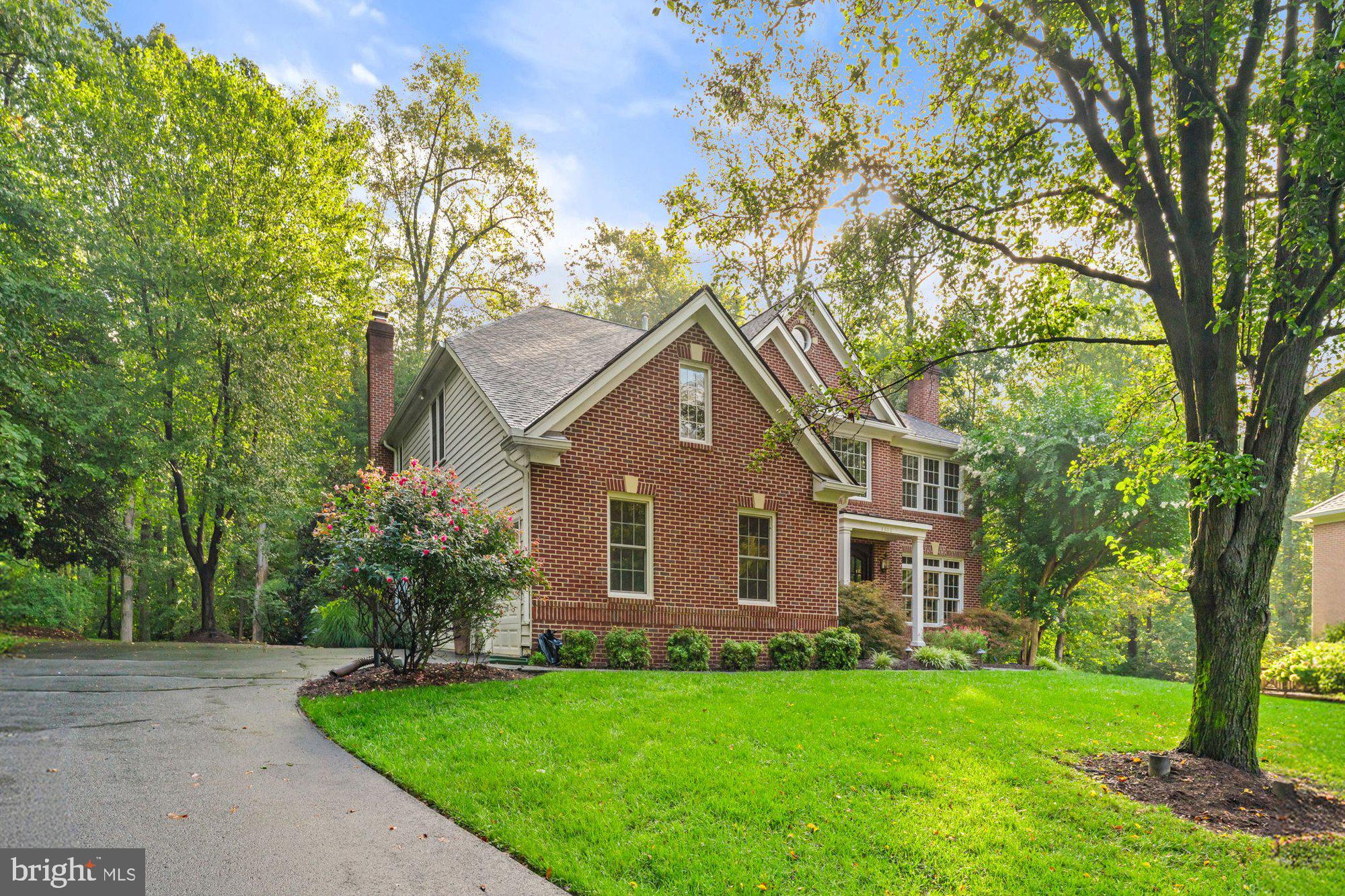 3300 LAUREN OAKS COURT