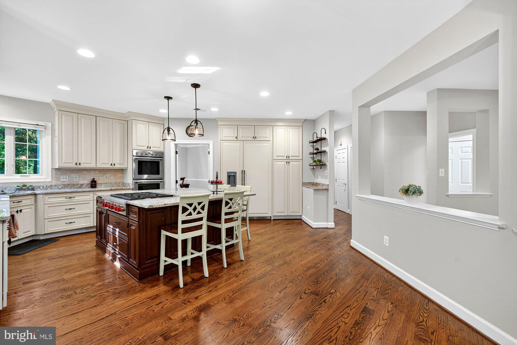 3300 LAUREN OAKS COURT