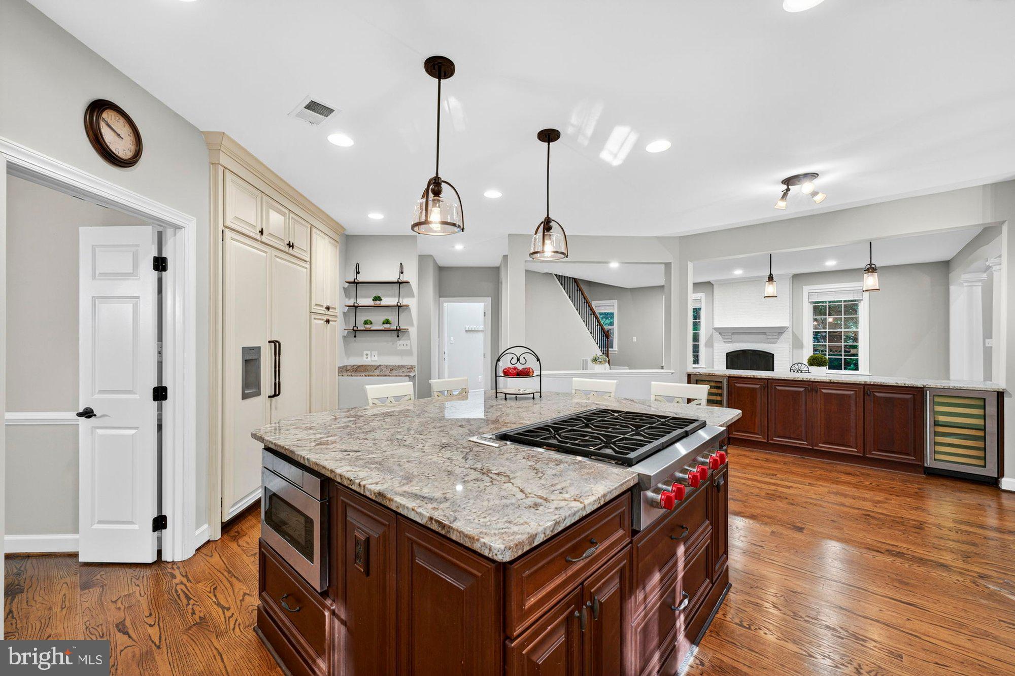 3300 LAUREN OAKS COURT