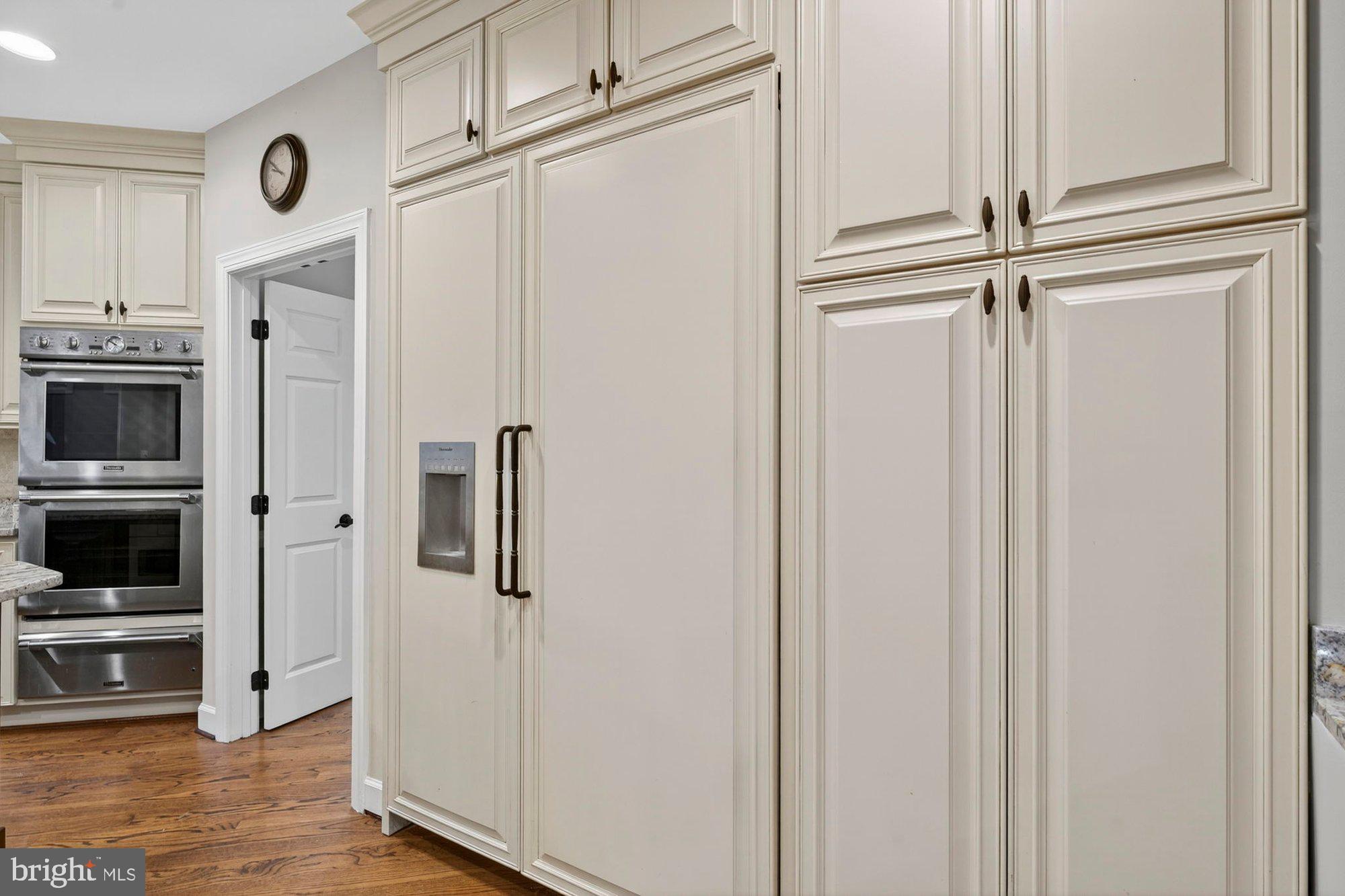 3300 LAUREN OAKS COURT