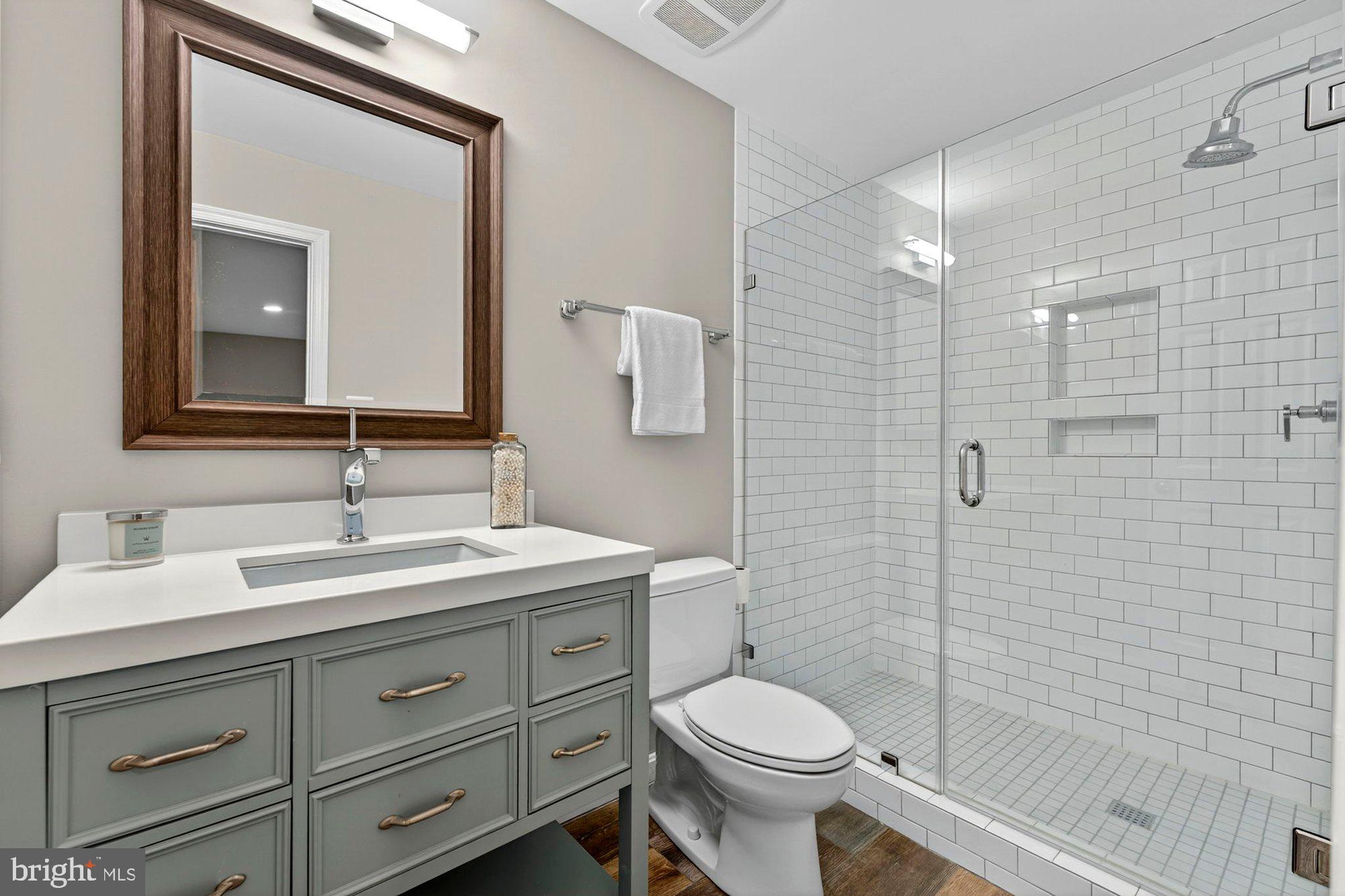 3300 LAUREN OAKS COURT
