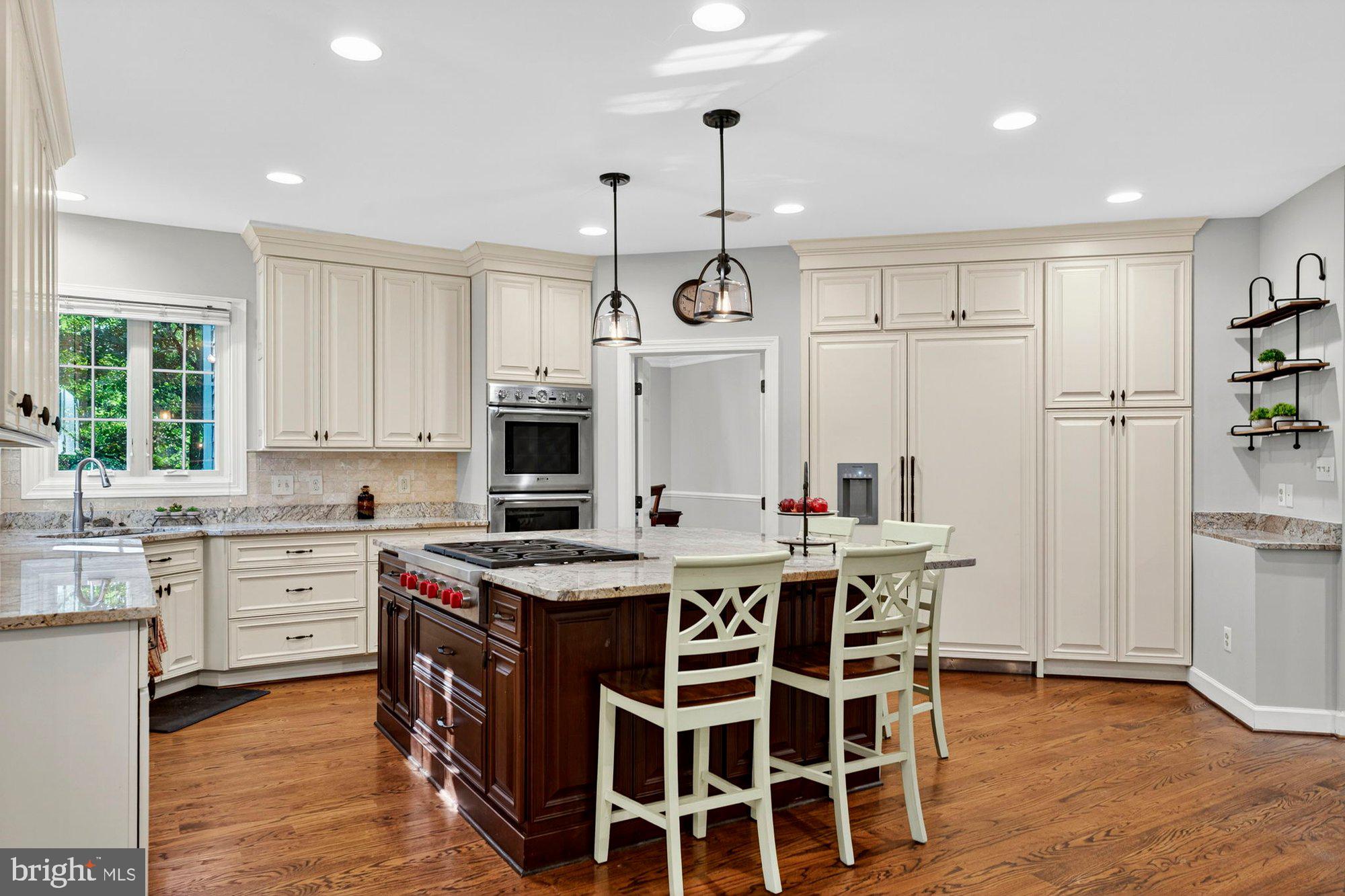 3300 LAUREN OAKS COURT