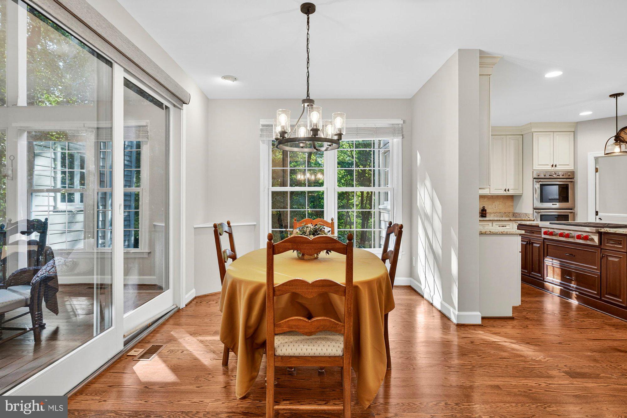 3300 LAUREN OAKS COURT