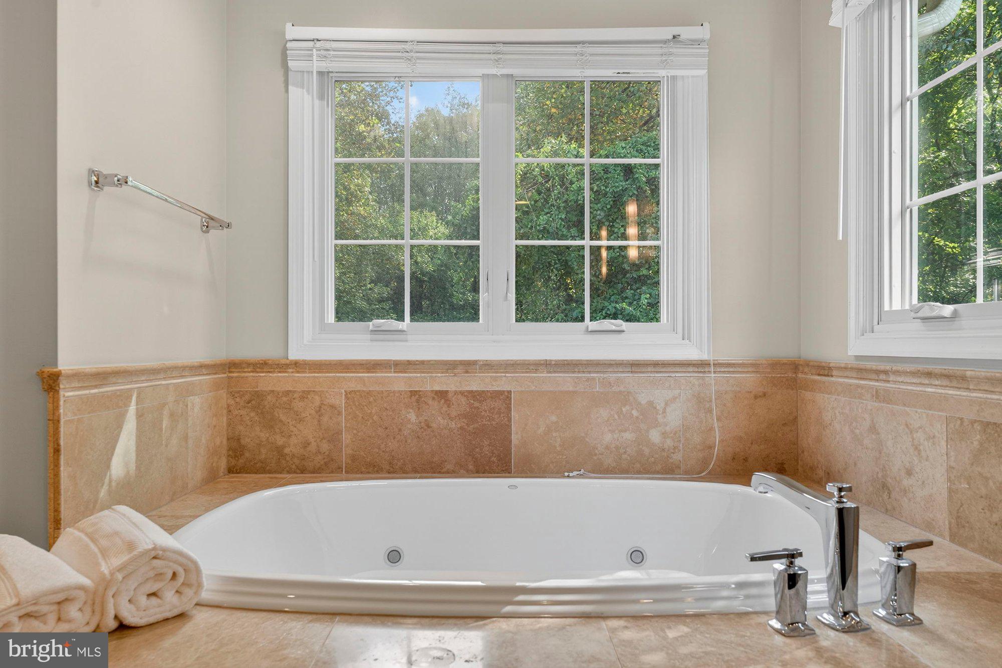 3300 LAUREN OAKS COURT