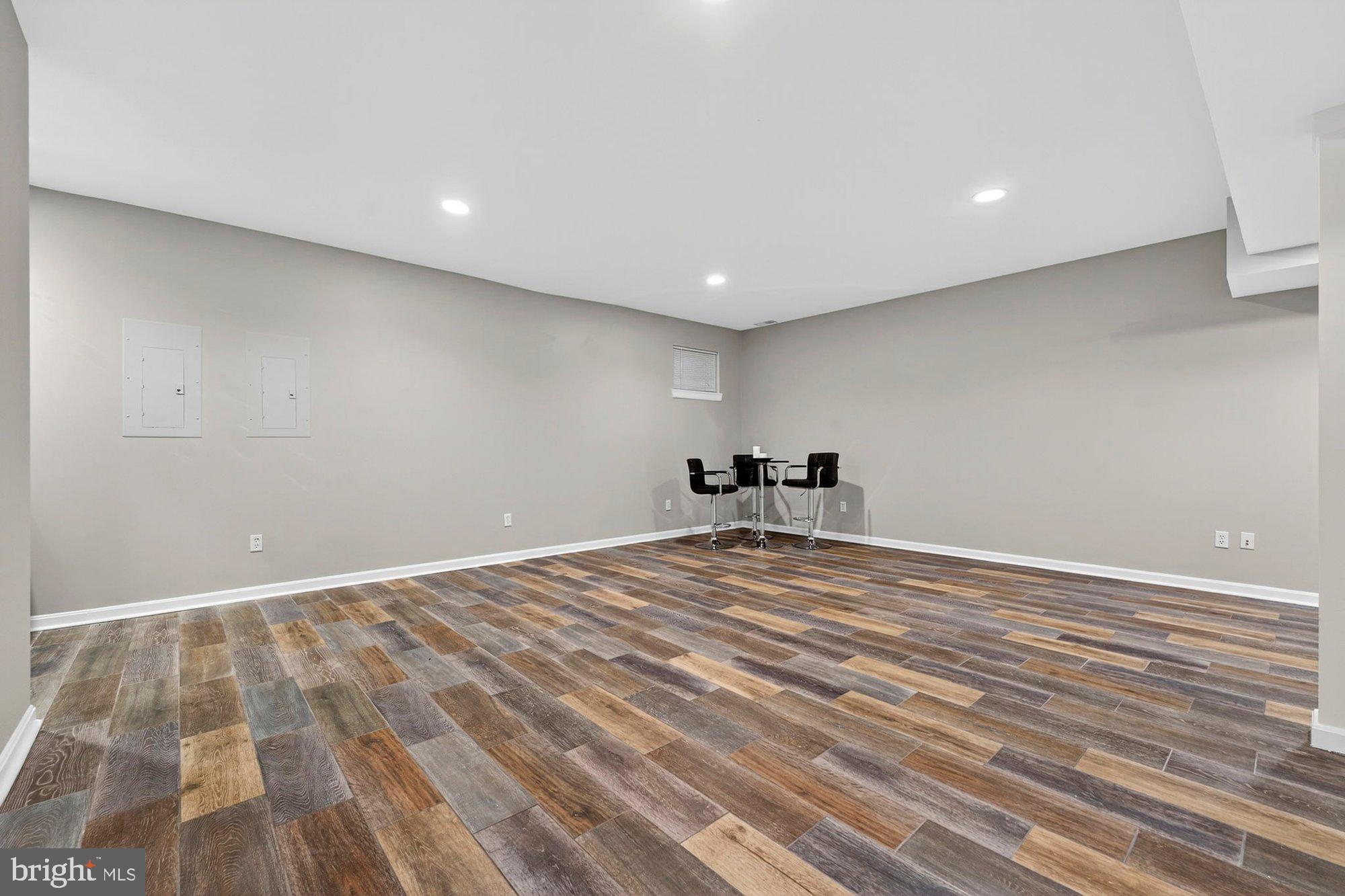 3300 LAUREN OAKS COURT