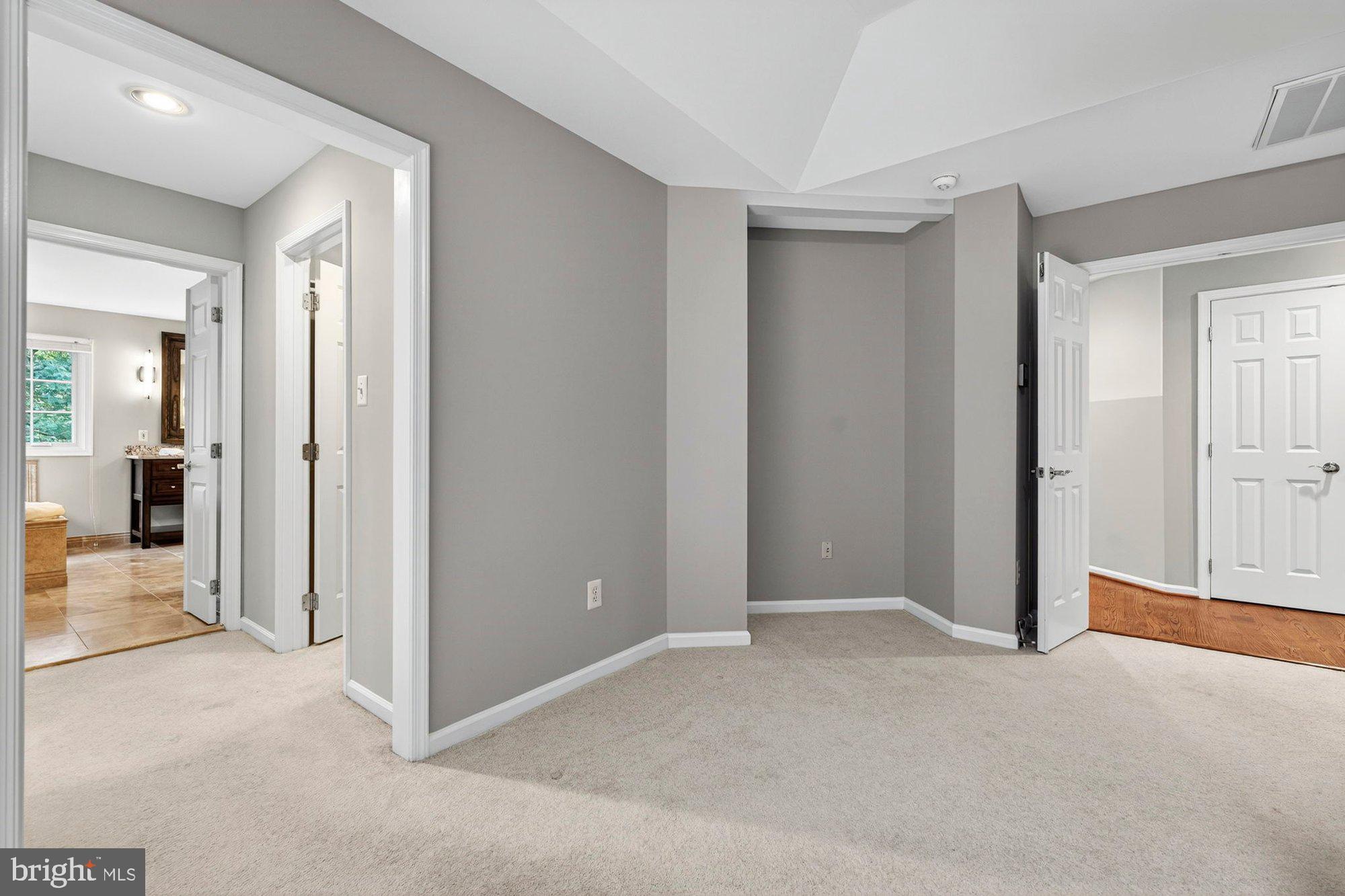 3300 LAUREN OAKS COURT