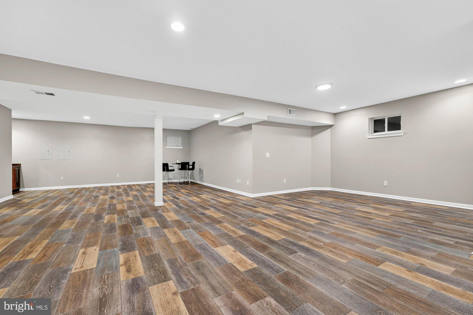 3300 LAUREN OAKS COURT