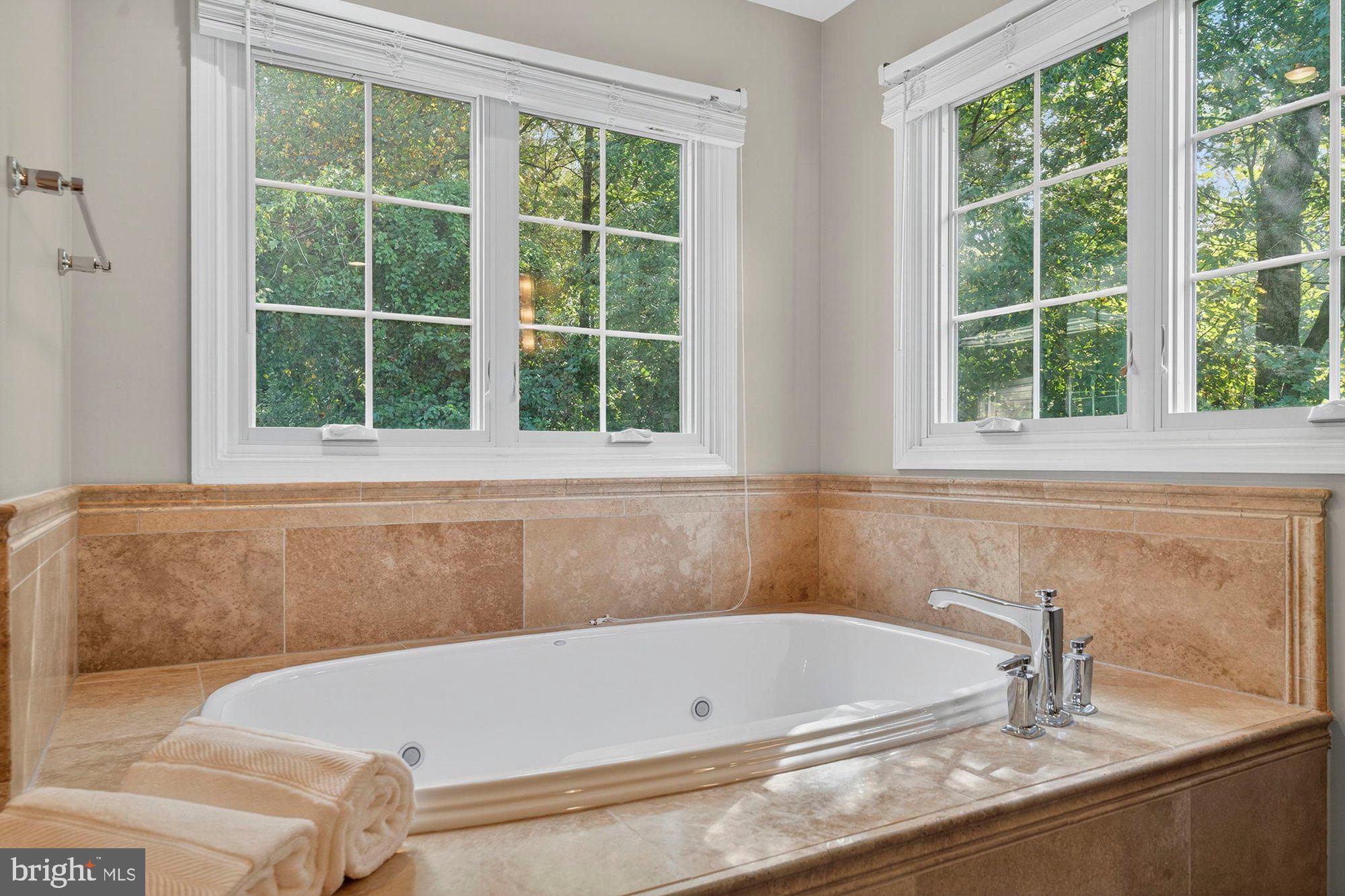 3300 LAUREN OAKS COURT