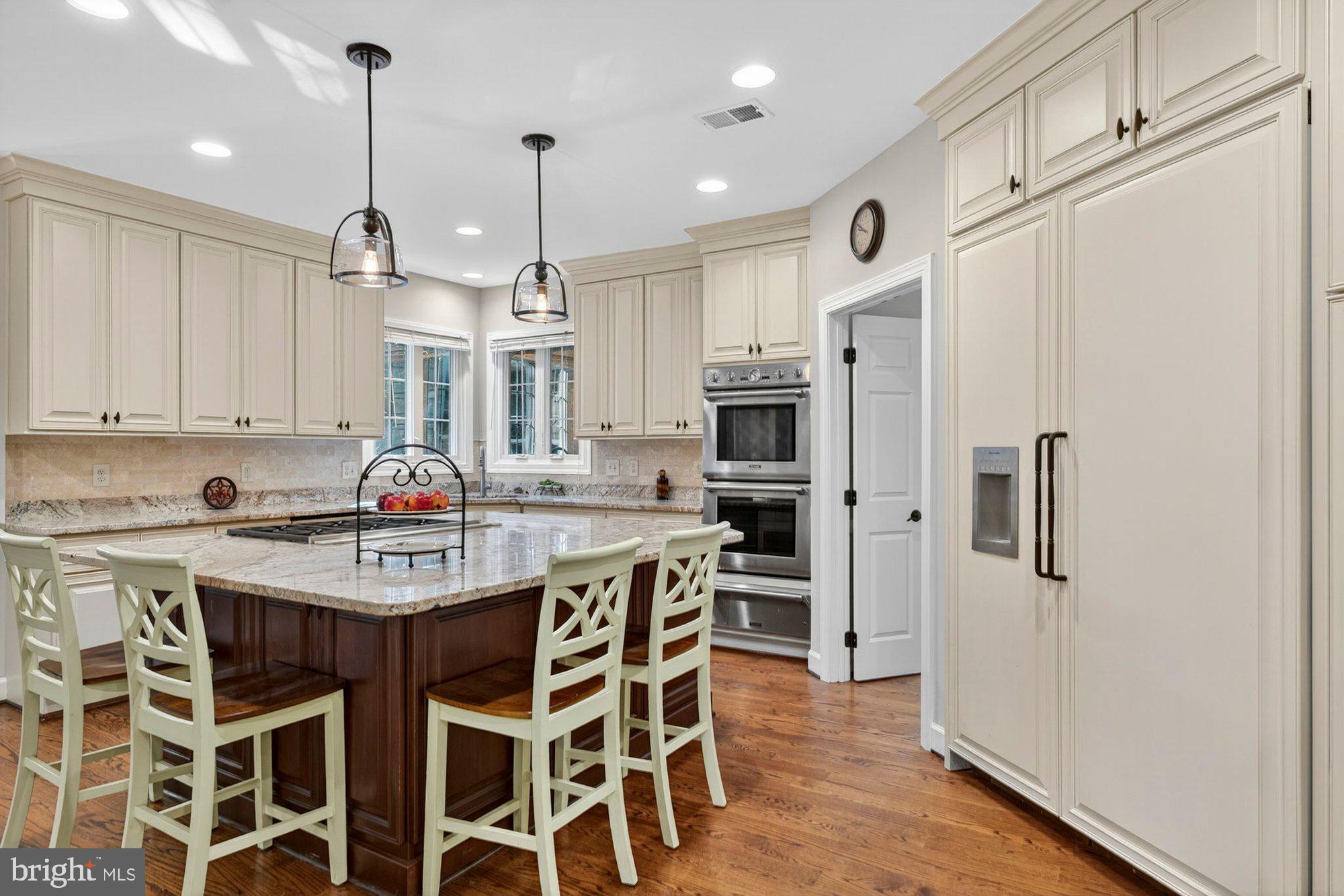 3300 LAUREN OAKS COURT