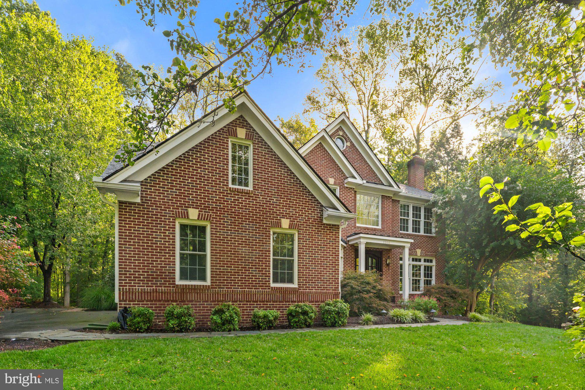 3300 LAUREN OAKS COURT