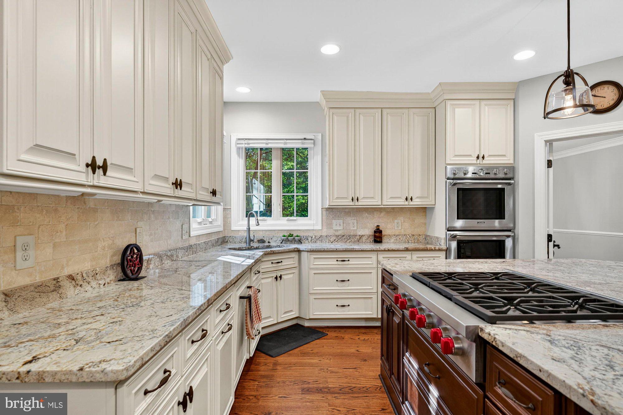 3300 LAUREN OAKS COURT