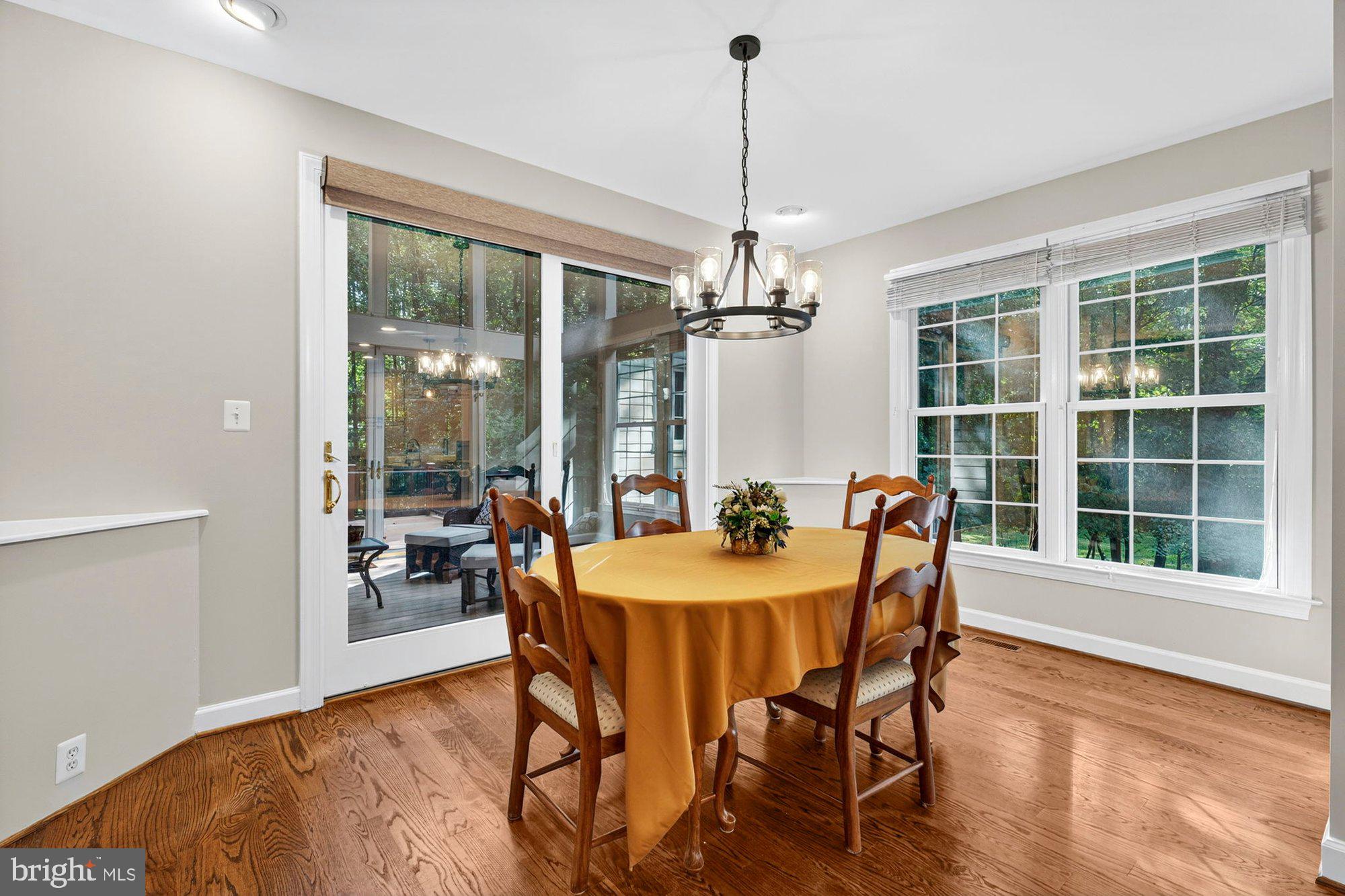 3300 LAUREN OAKS COURT