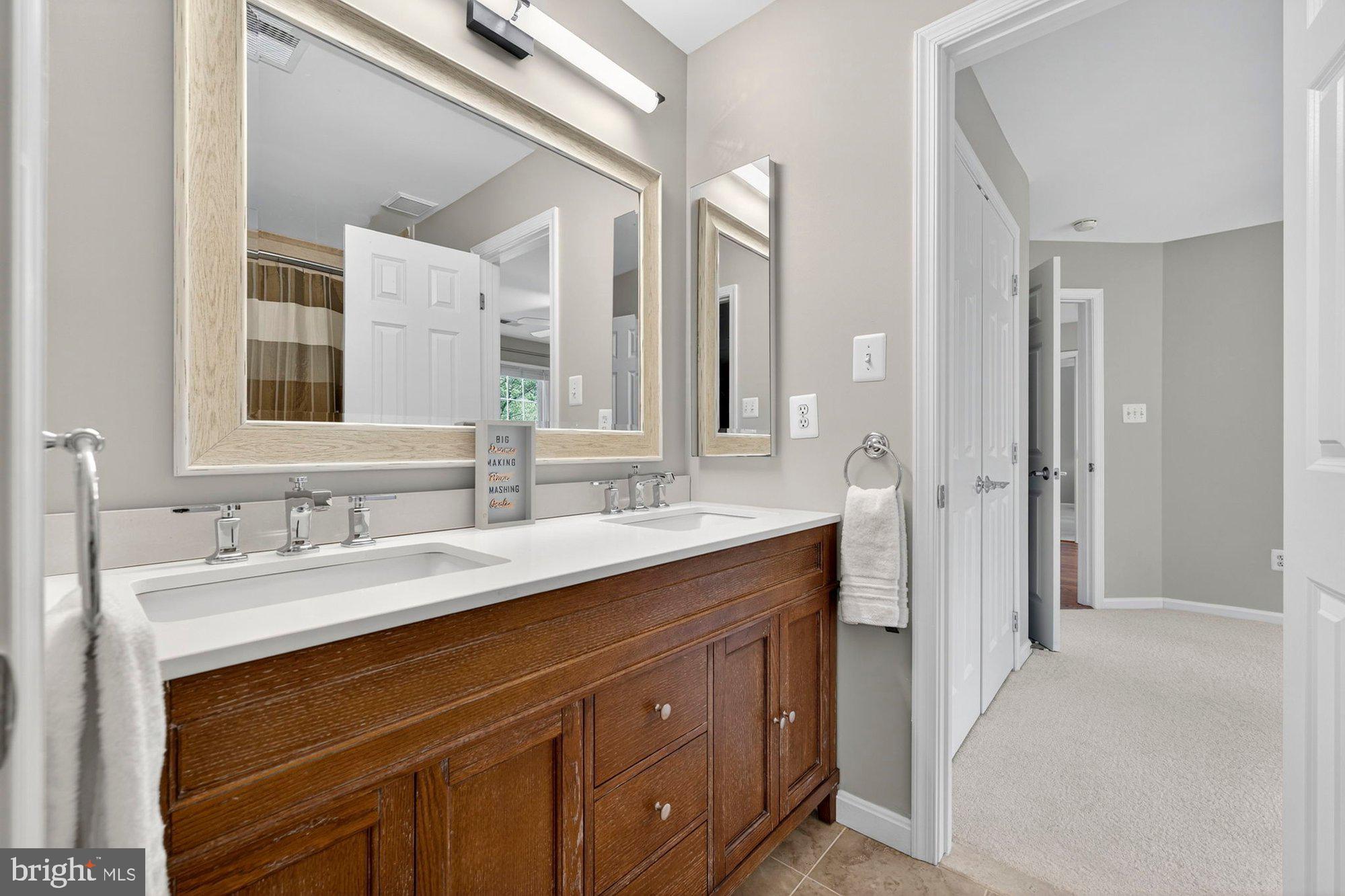 3300 LAUREN OAKS COURT