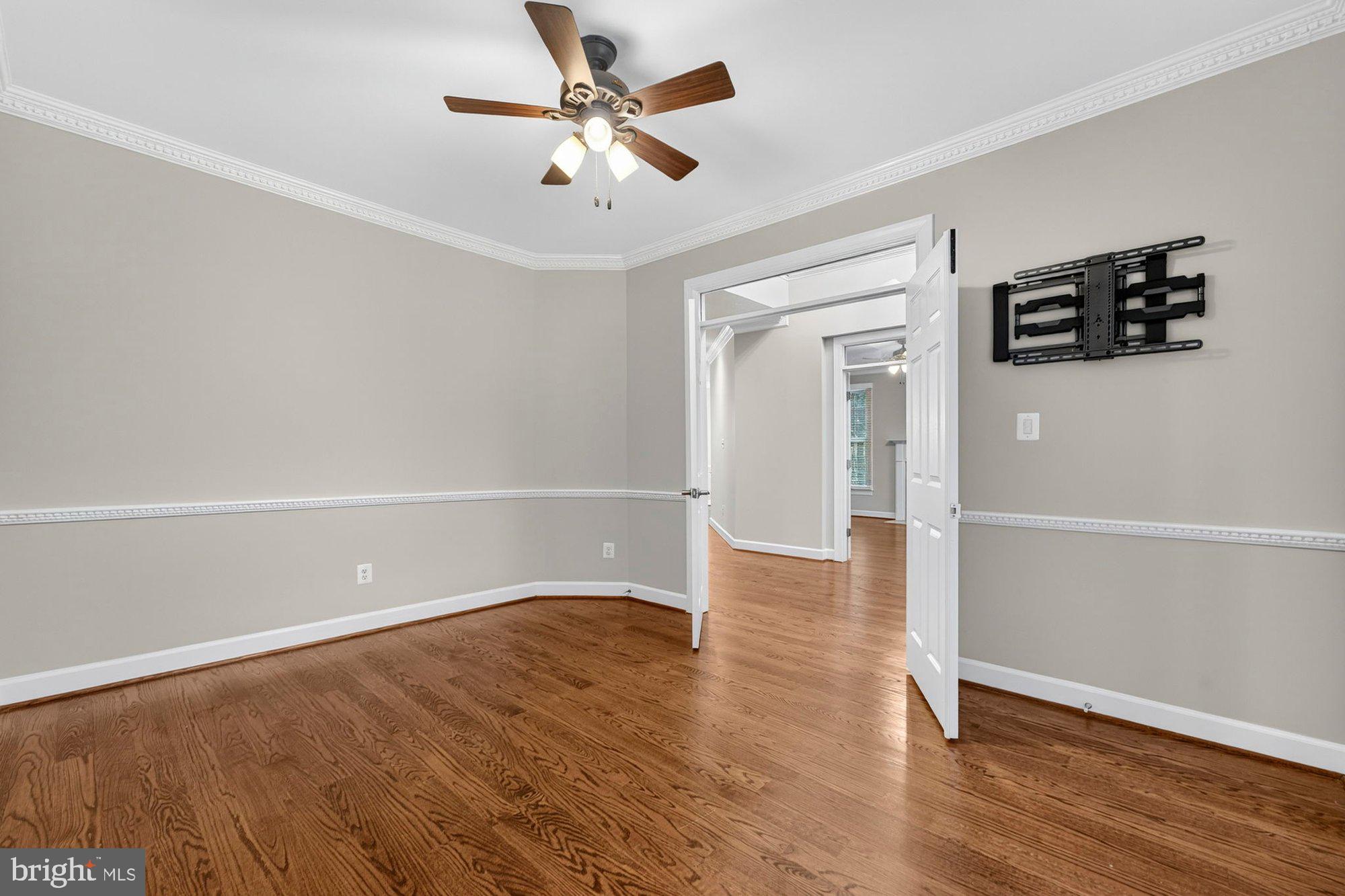 3300 LAUREN OAKS COURT