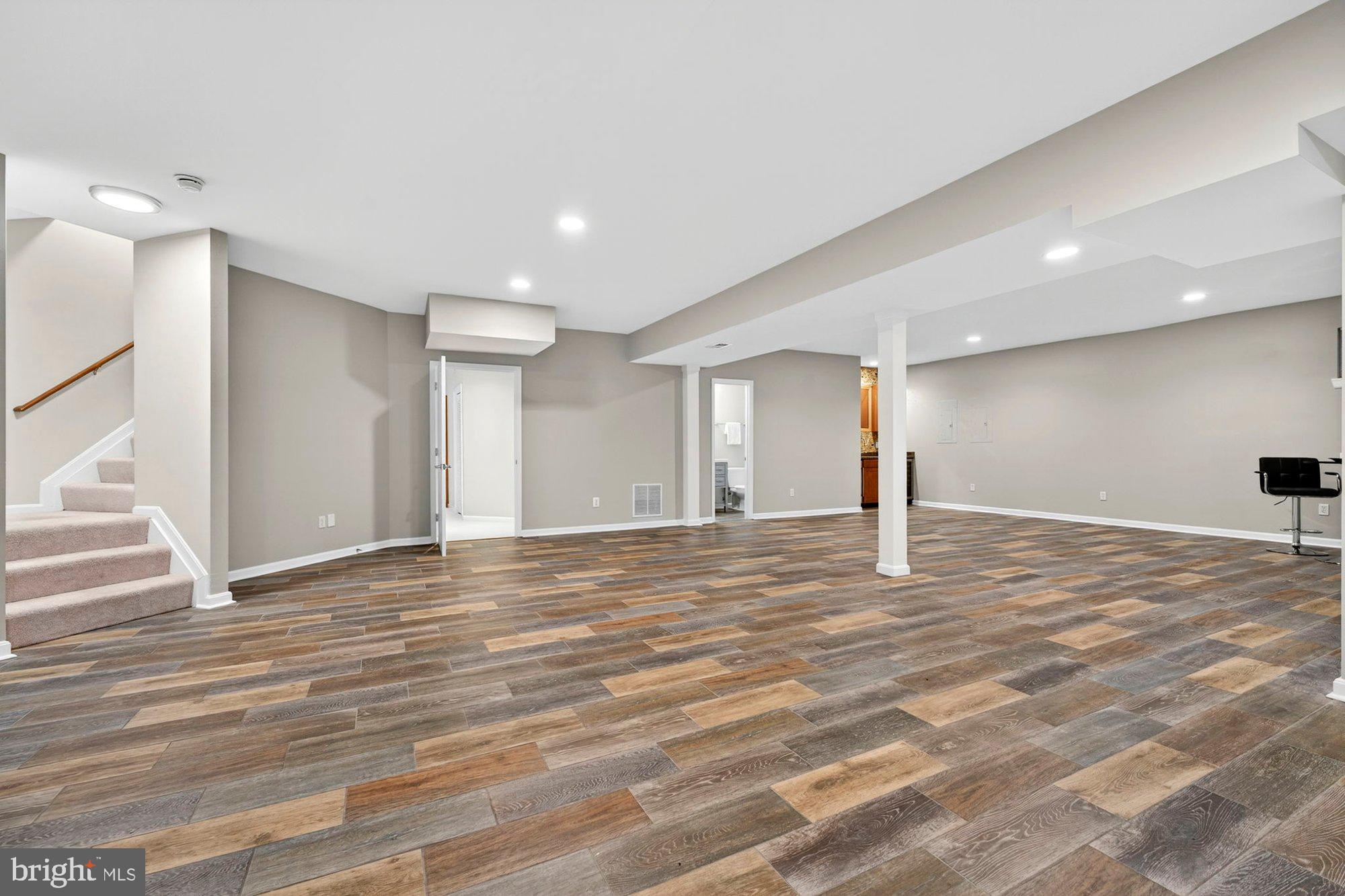 3300 LAUREN OAKS COURT