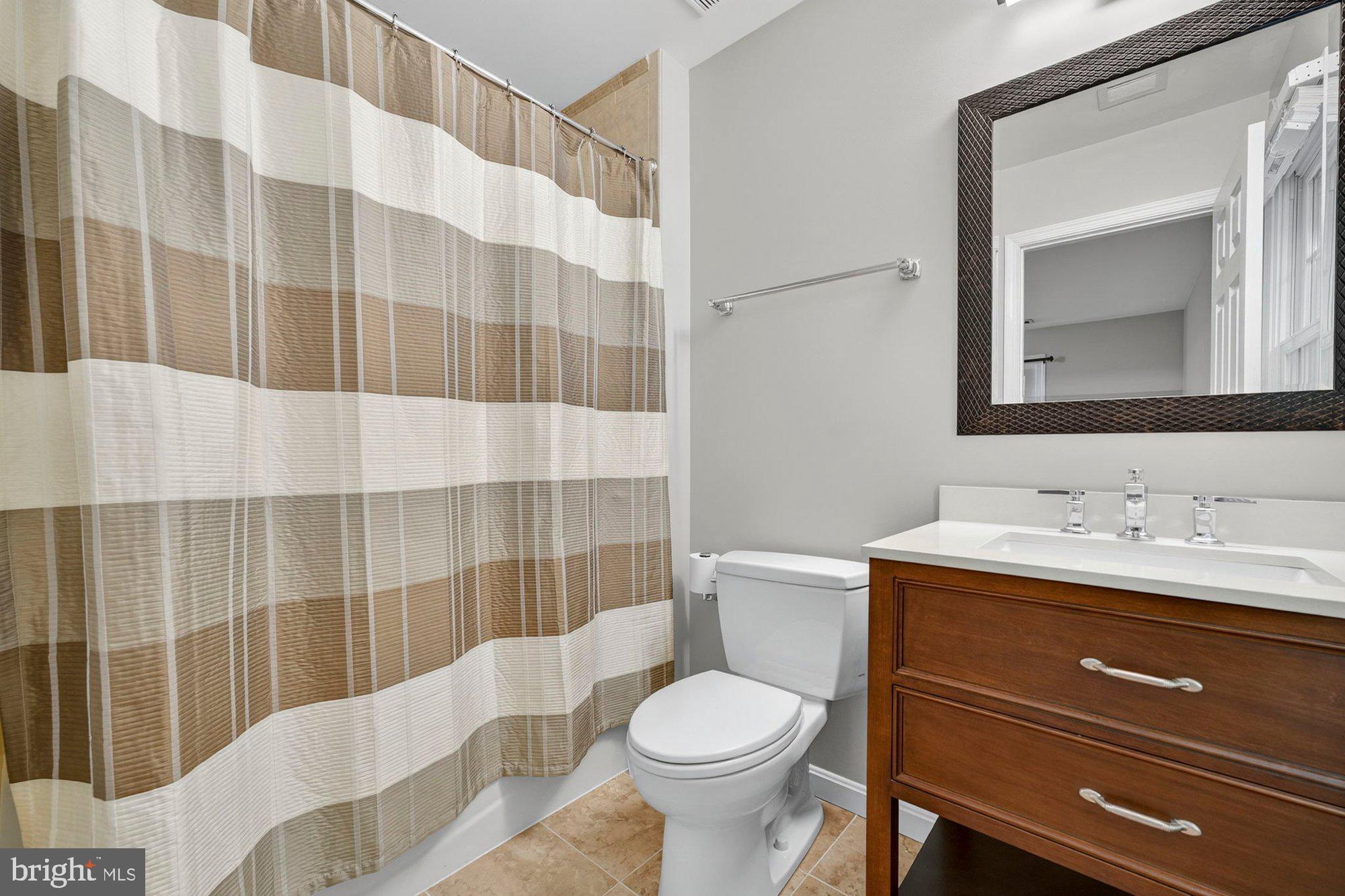 3300 LAUREN OAKS COURT