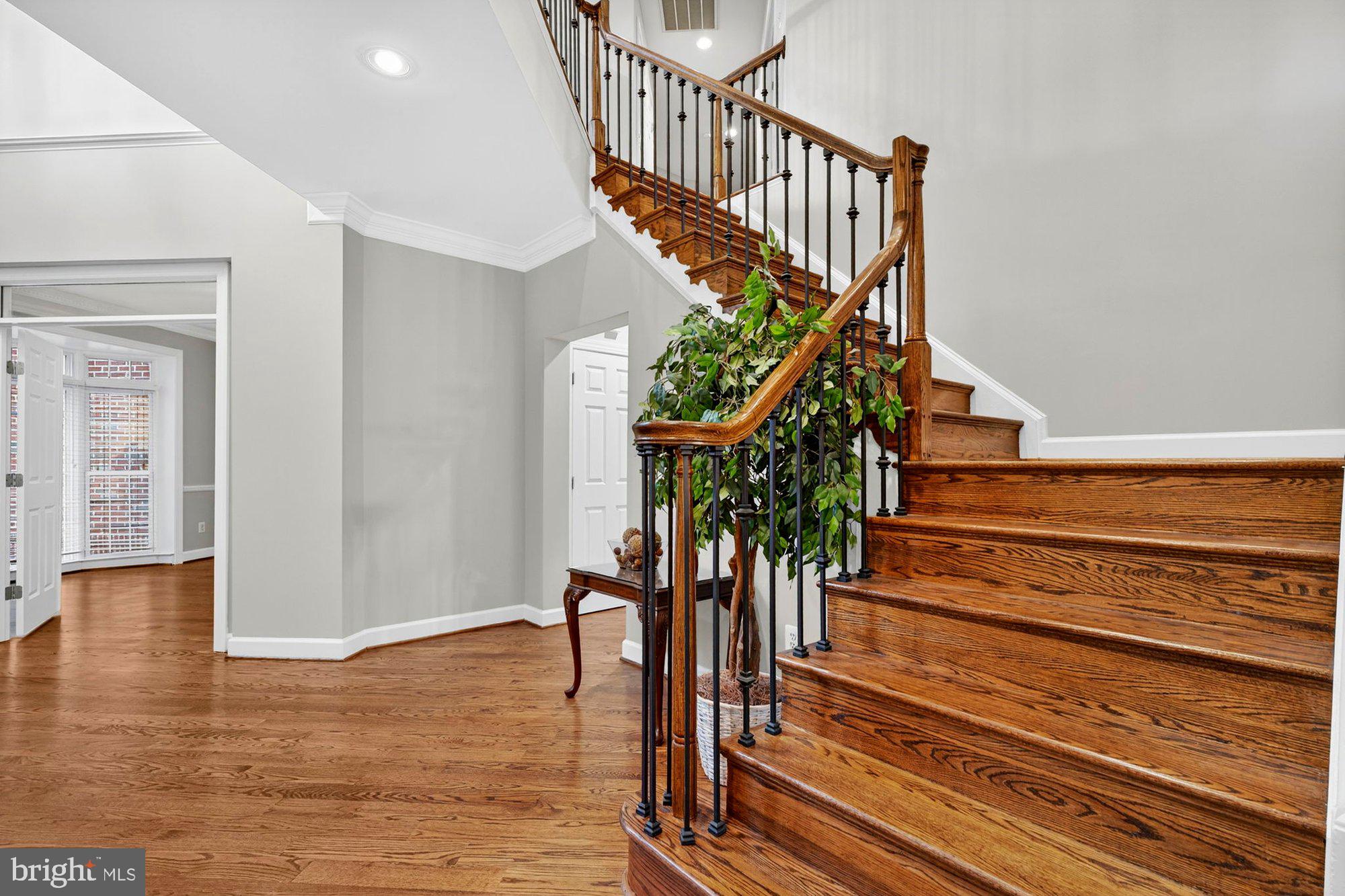 3300 LAUREN OAKS COURT