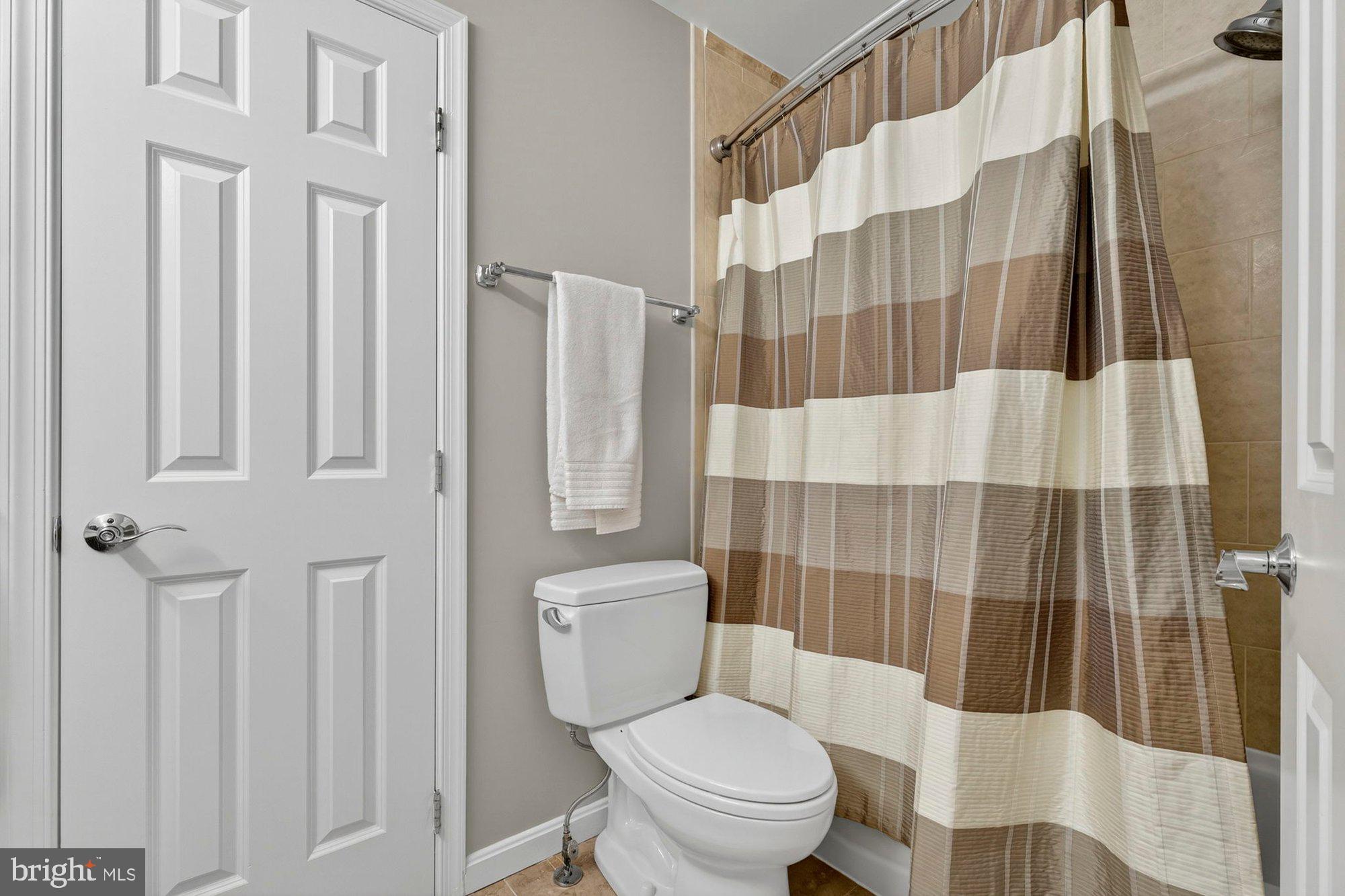 3300 LAUREN OAKS COURT