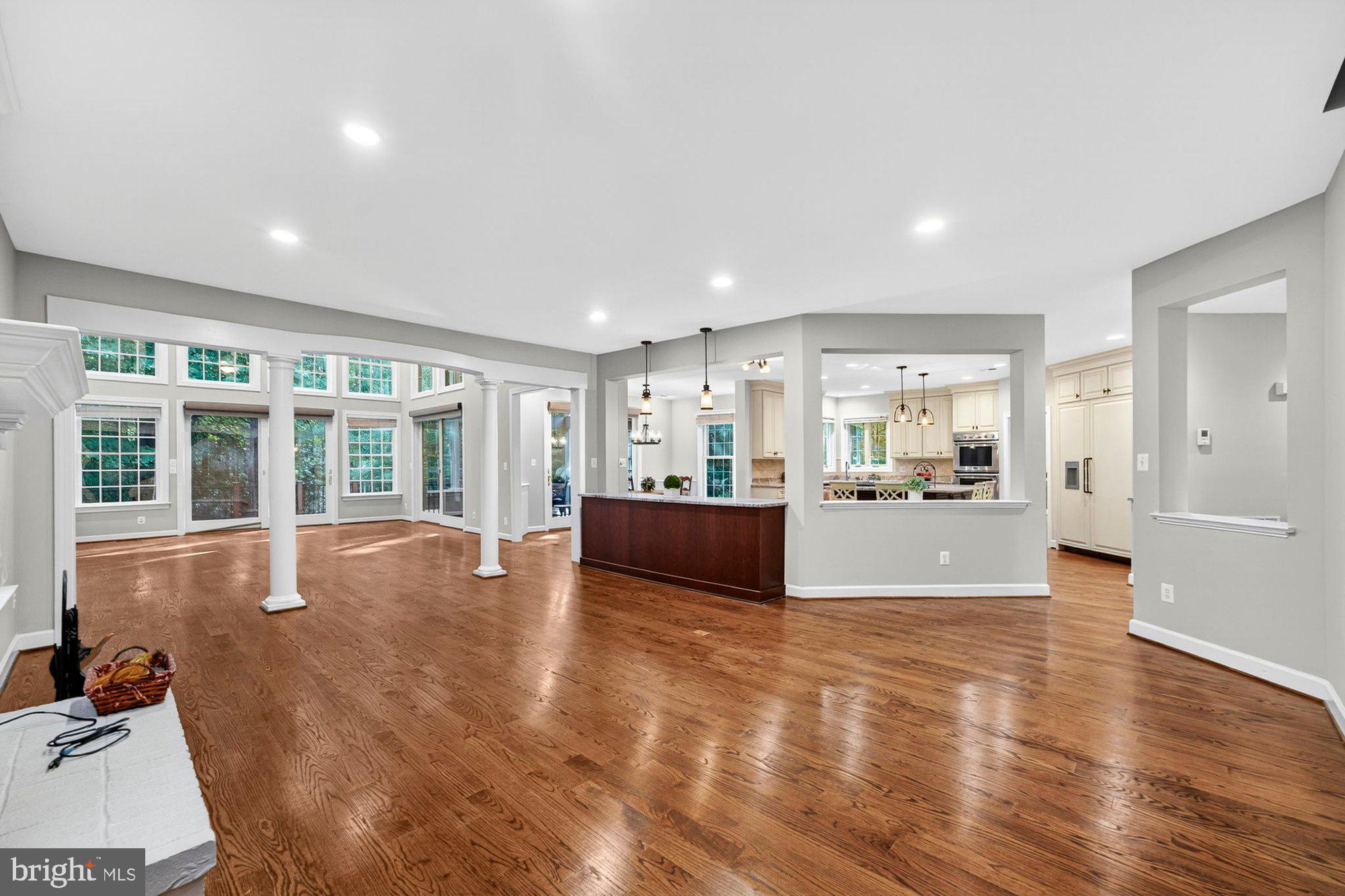 3300 LAUREN OAKS COURT