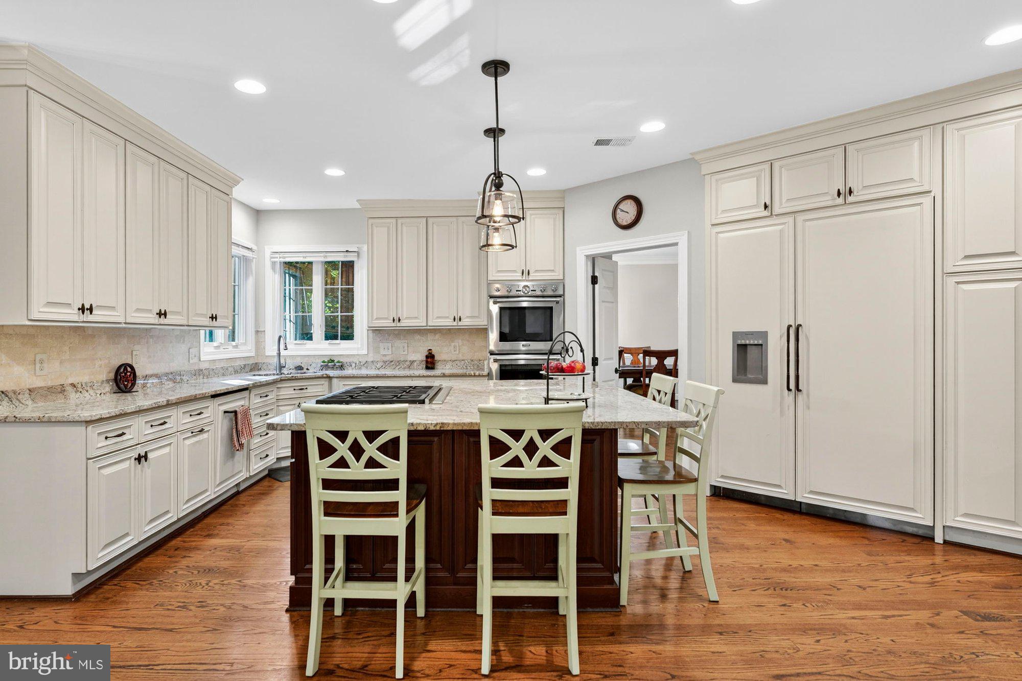 3300 LAUREN OAKS COURT