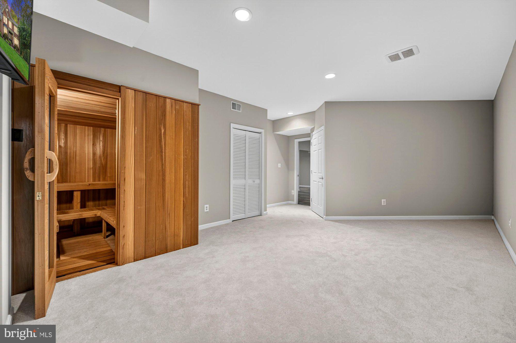3300 LAUREN OAKS COURT