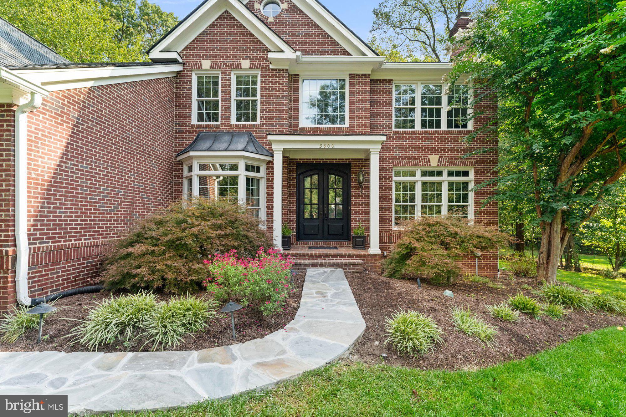 3300 LAUREN OAKS COURT