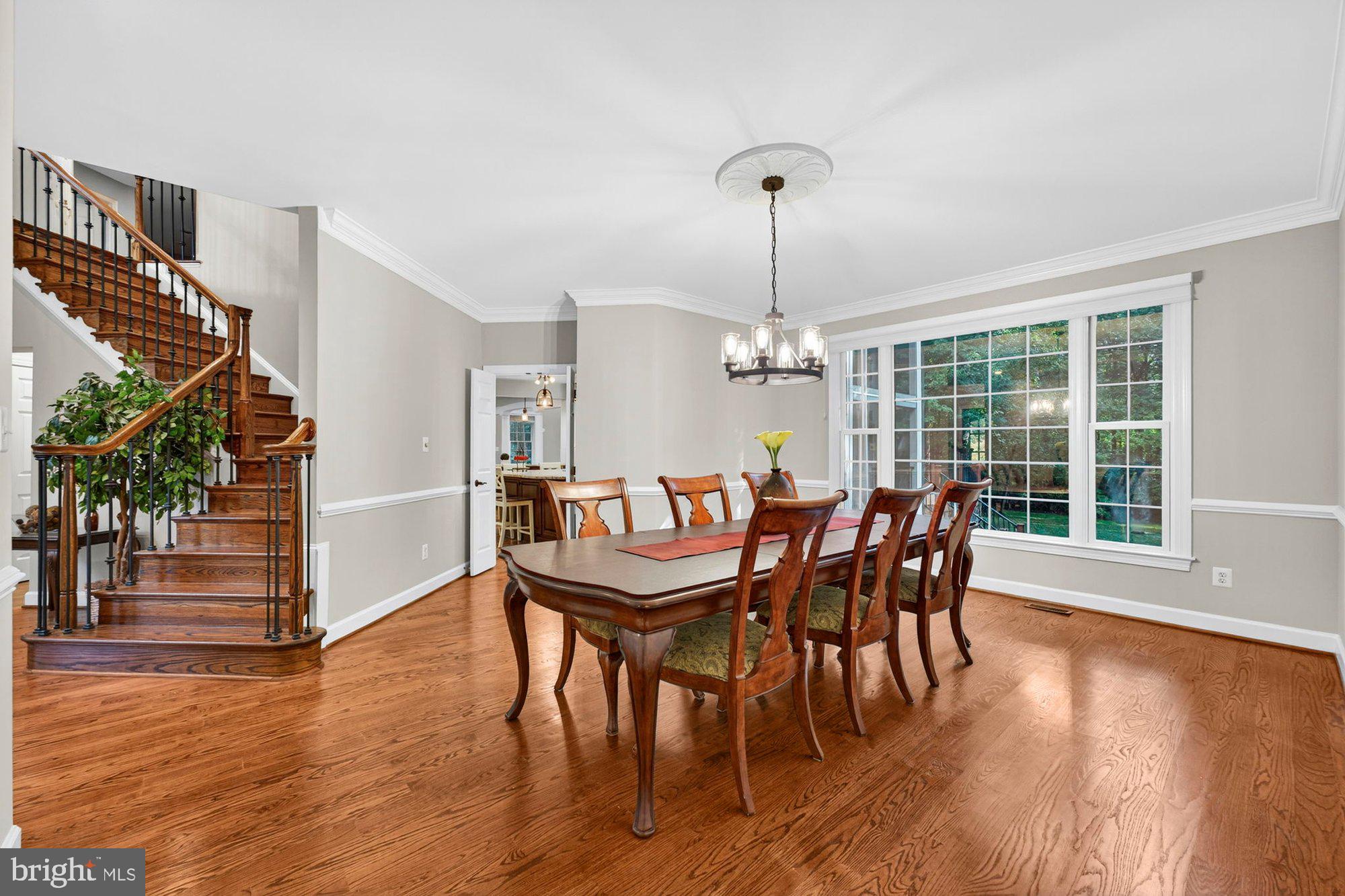 3300 LAUREN OAKS COURT