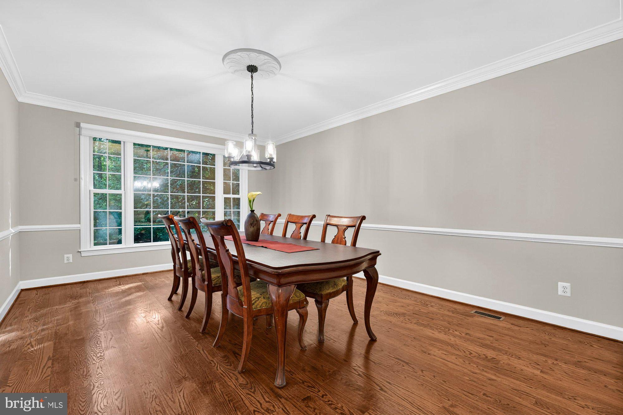 3300 LAUREN OAKS COURT
