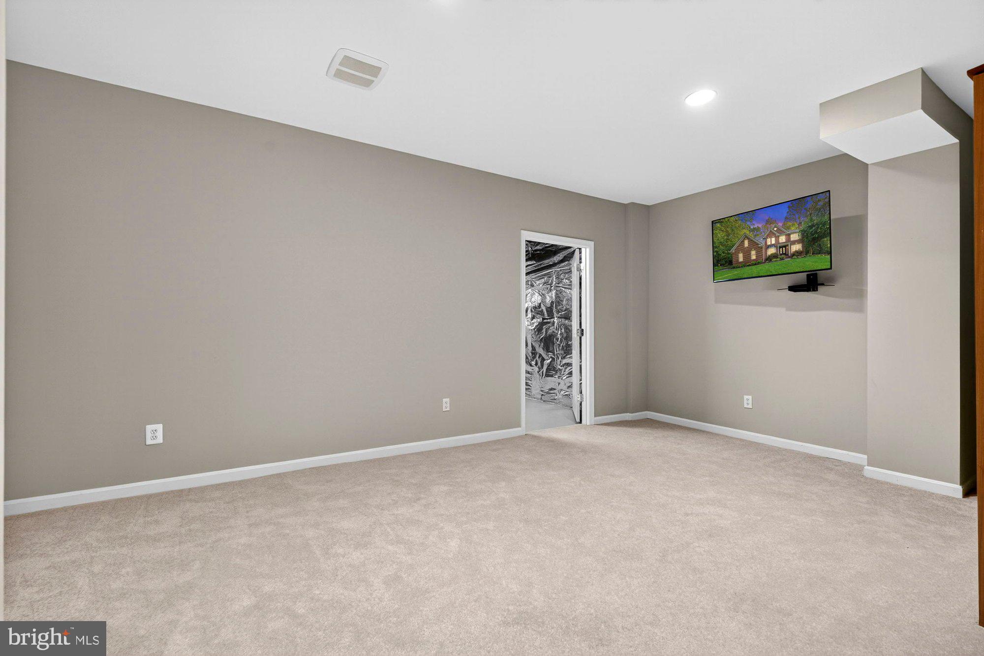 3300 LAUREN OAKS COURT