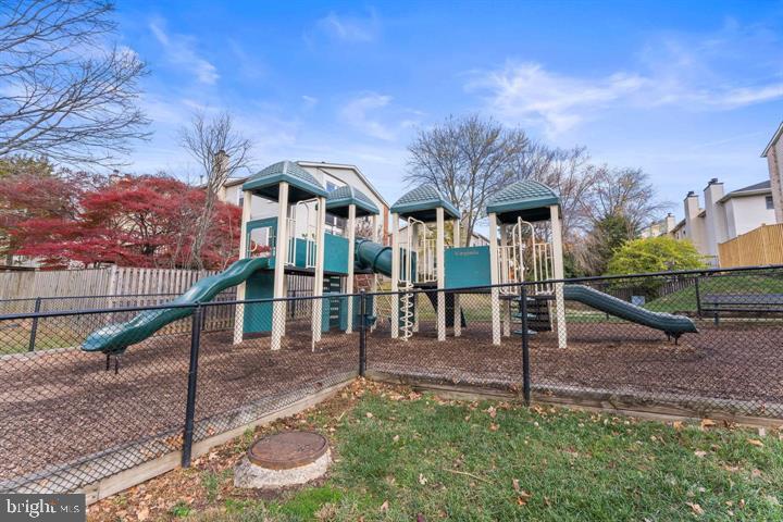 3028 WHITE BIRCH COURT