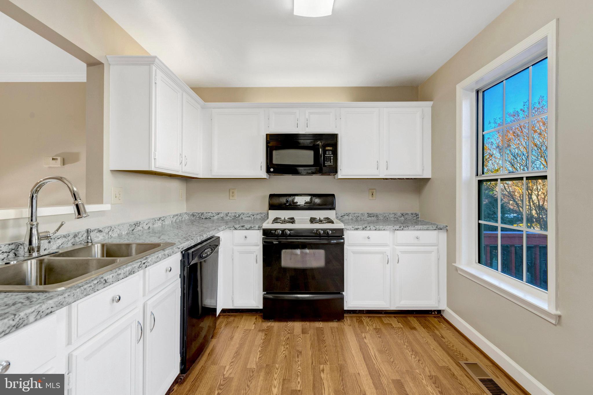 13708 GLASSFORD PLACE
