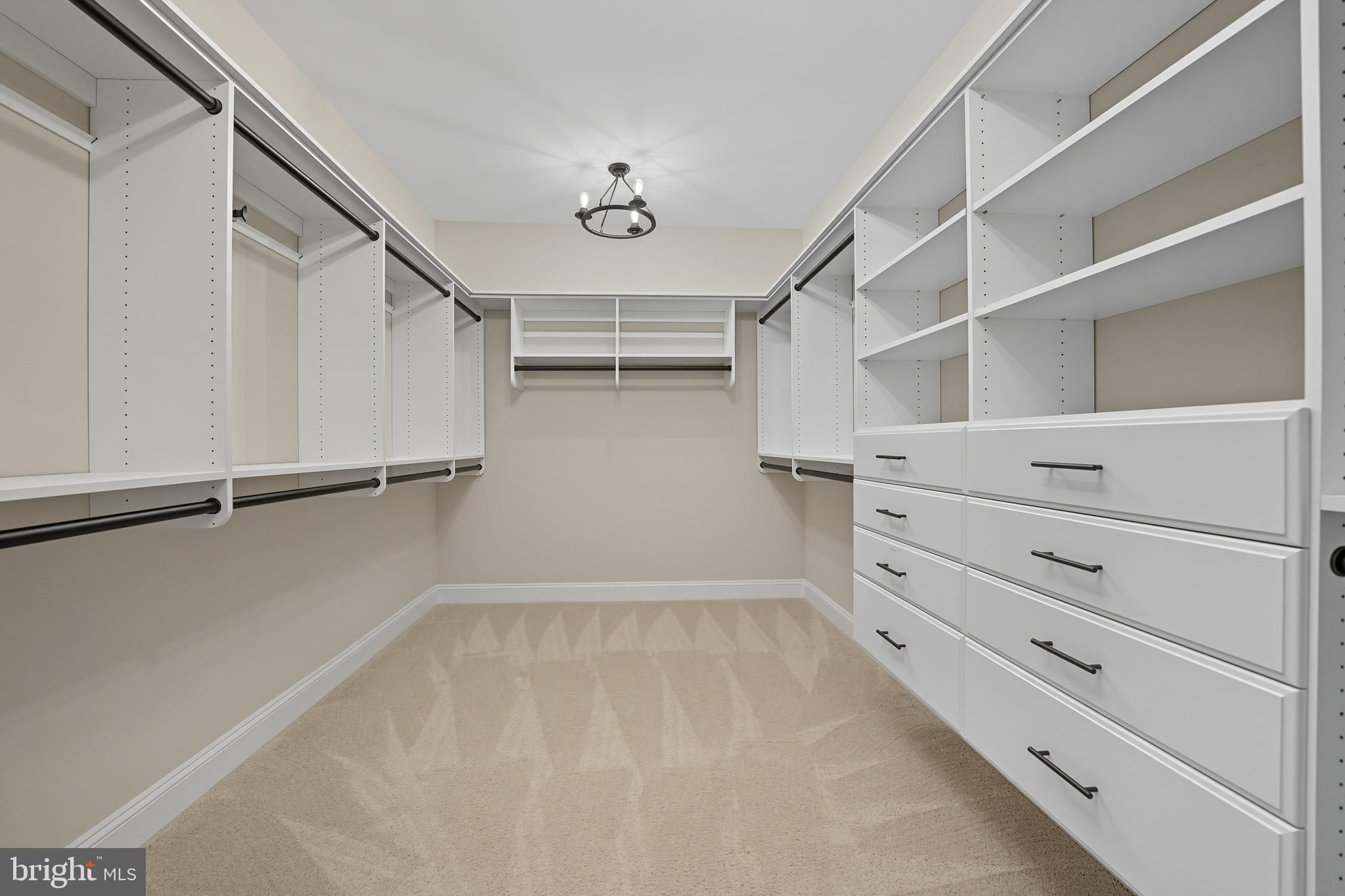 100 HEGLAR OAKS COURT