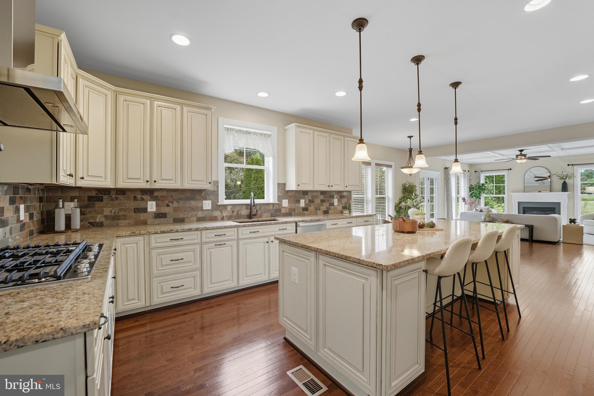 100 HEGLAR OAKS COURT