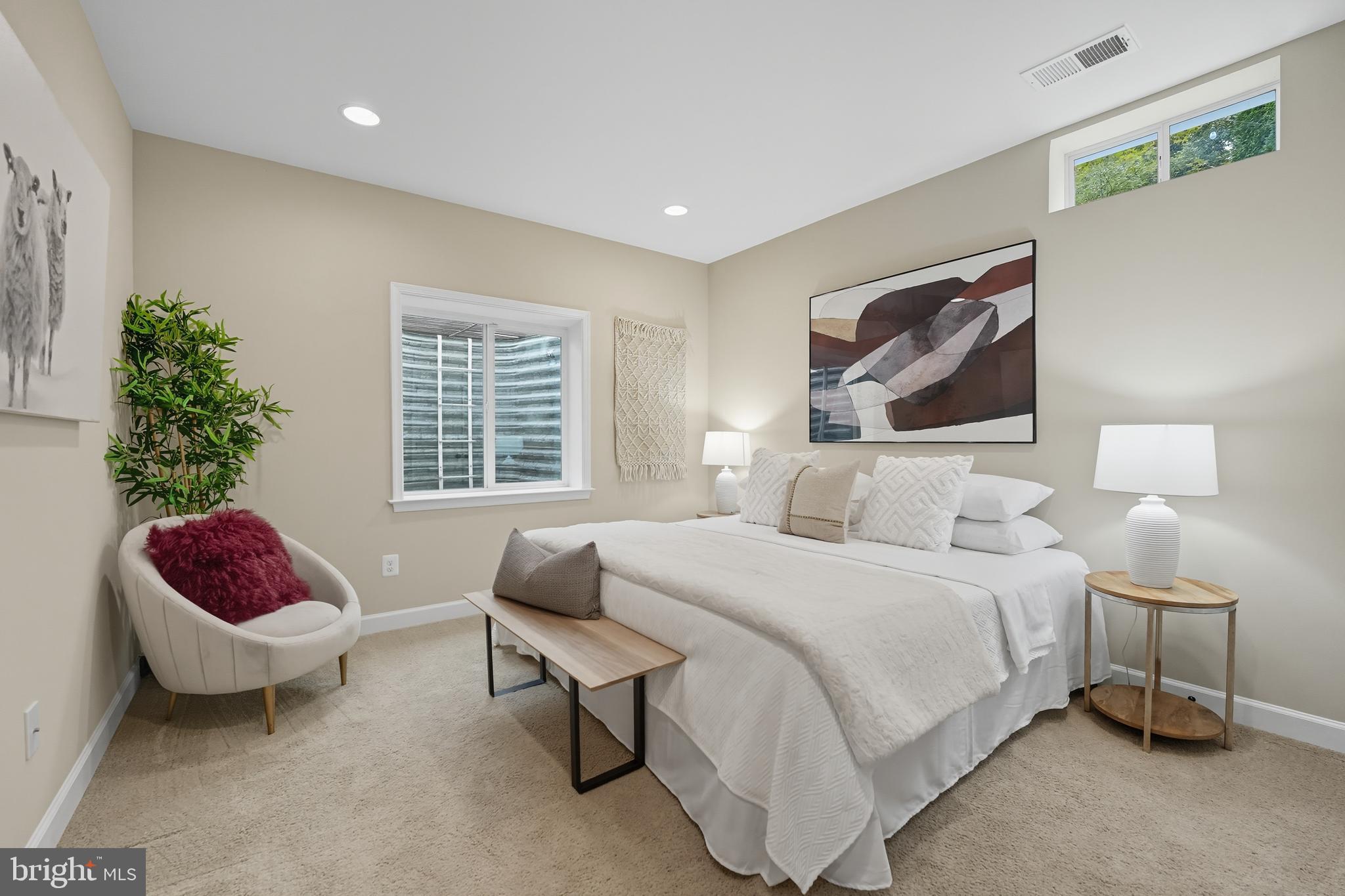 100 HEGLAR OAKS COURT