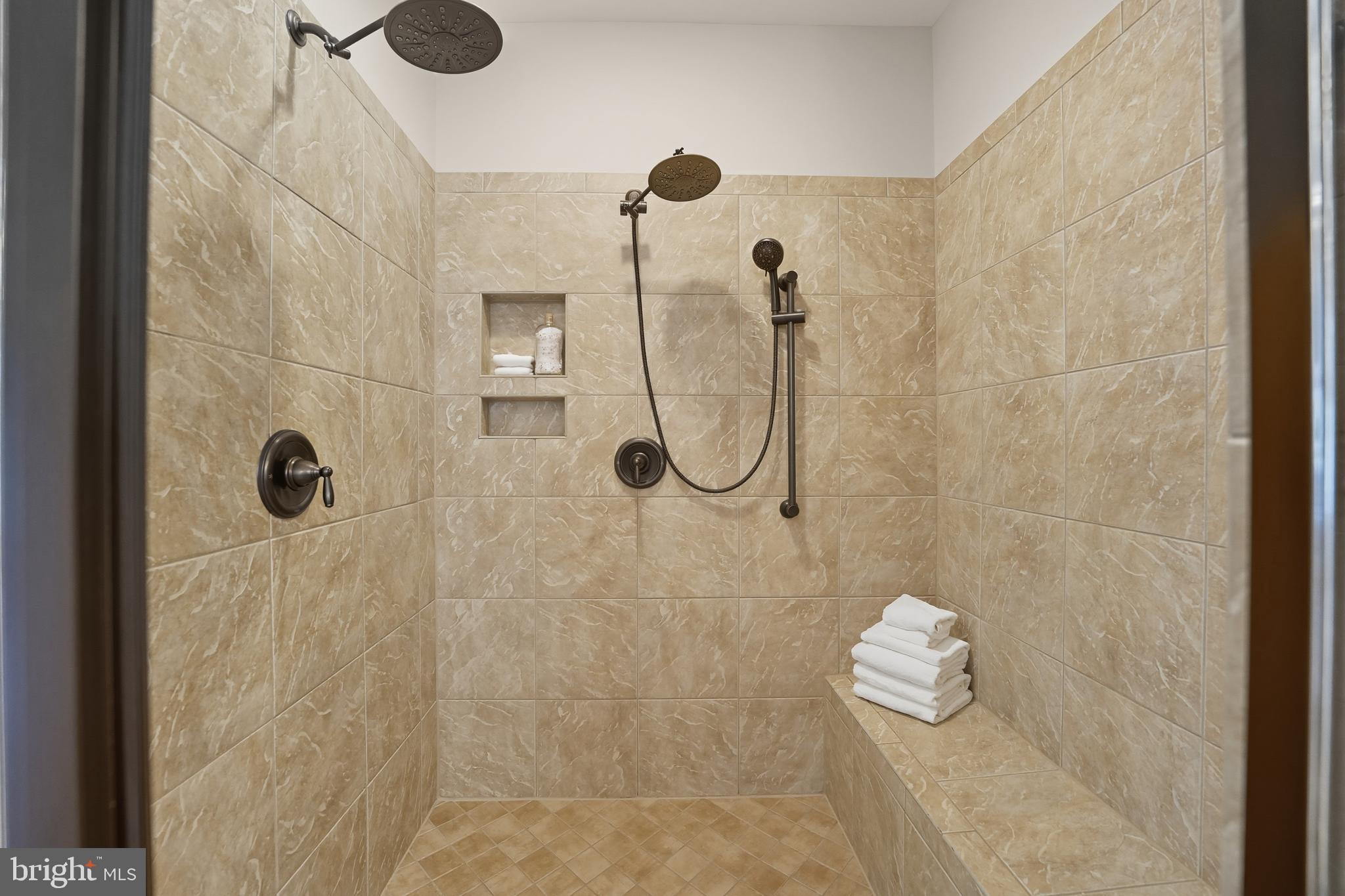 100 HEGLAR OAKS COURT