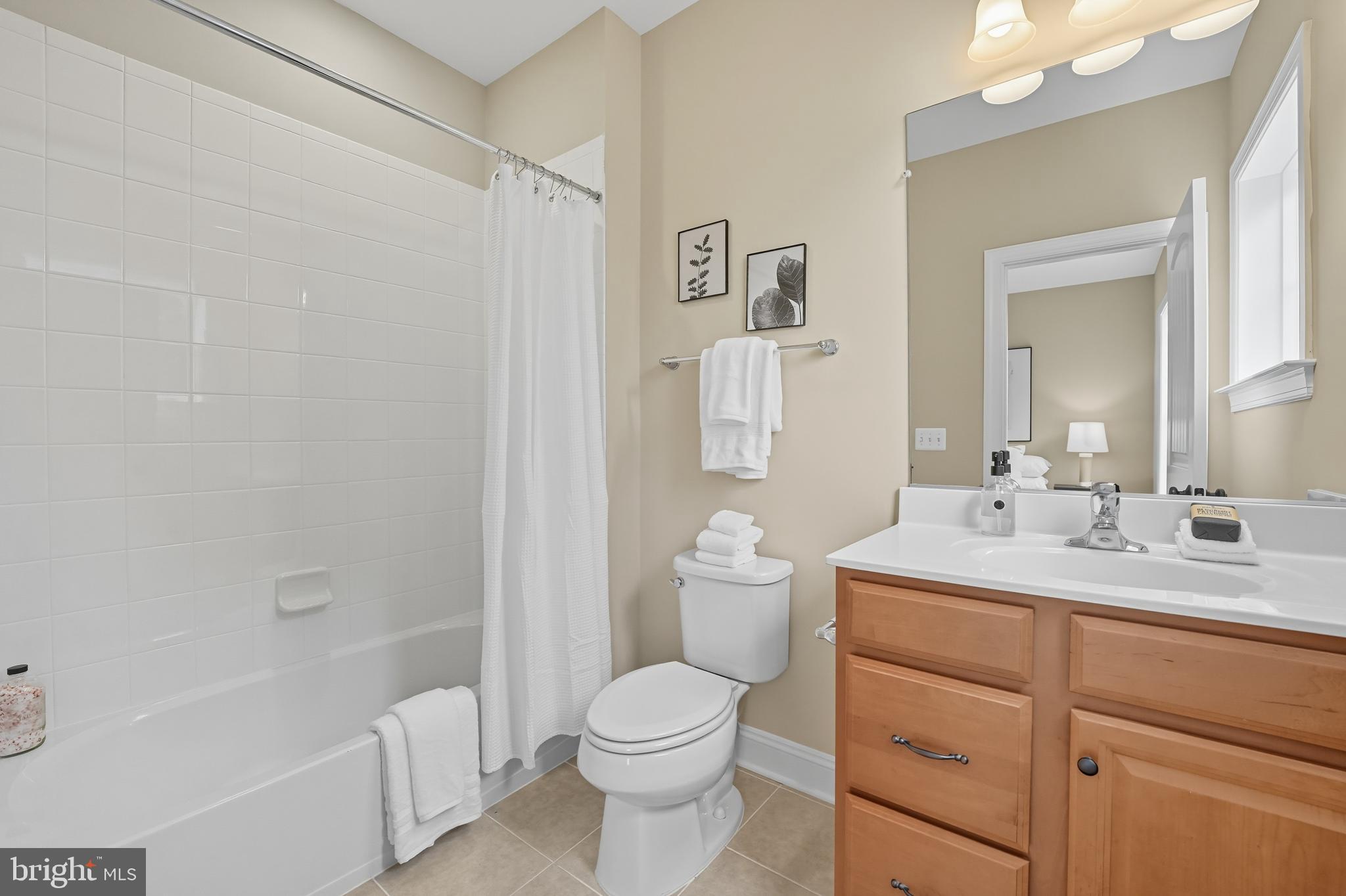 100 HEGLAR OAKS COURT